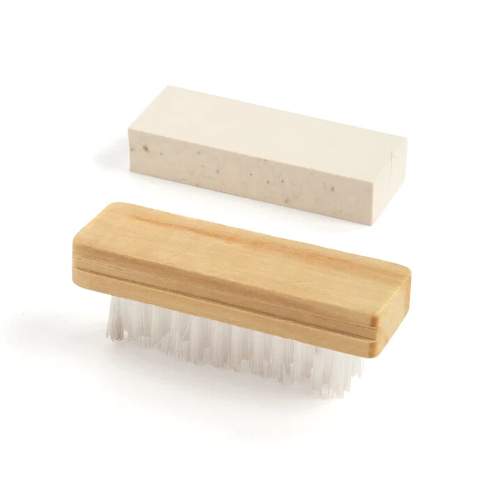 Four Seasons Suede & Nubuck Cleaner Care Kit Nylon Brush & Gum Bar (1.3oz)