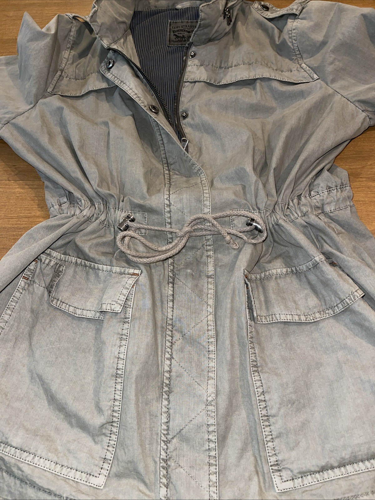 Levi’s Hooded Jacket Women M Olive Green Anorak Parachute Utility Pockets
