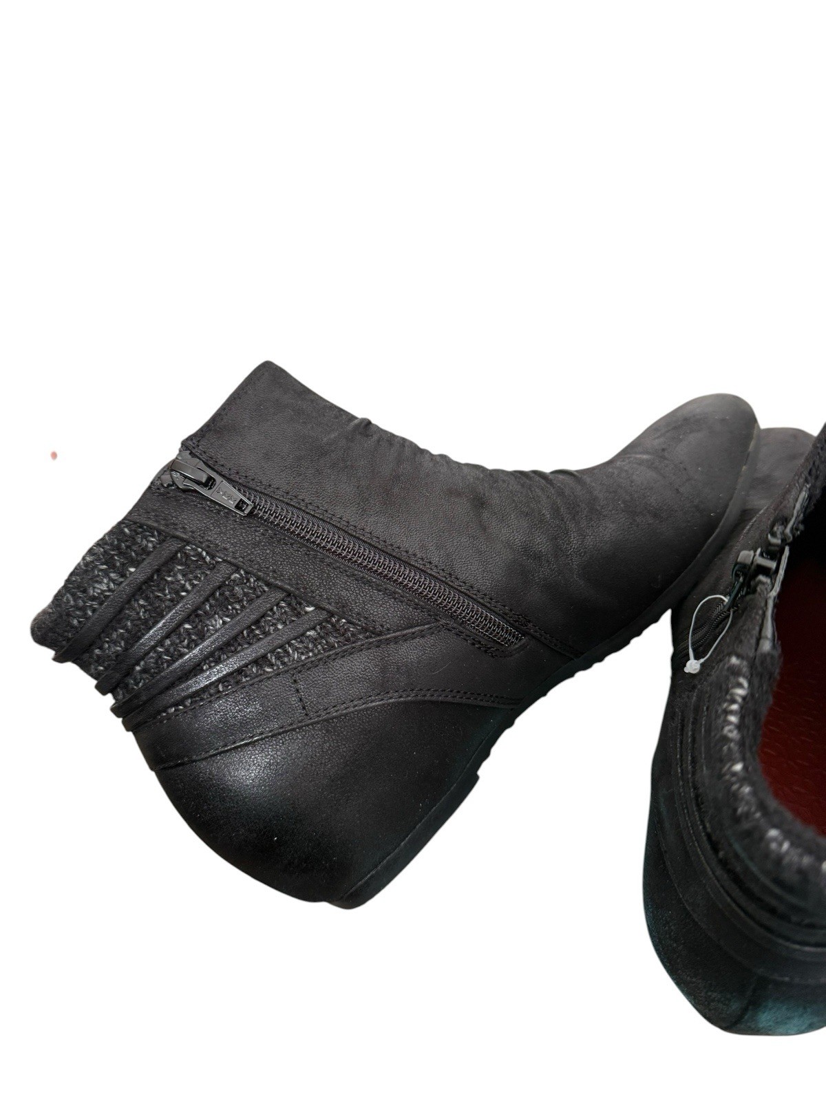 Baretraps Black Wedge Ankle Booties Womens Size 8M Peanut Side Zip Comfort NIB