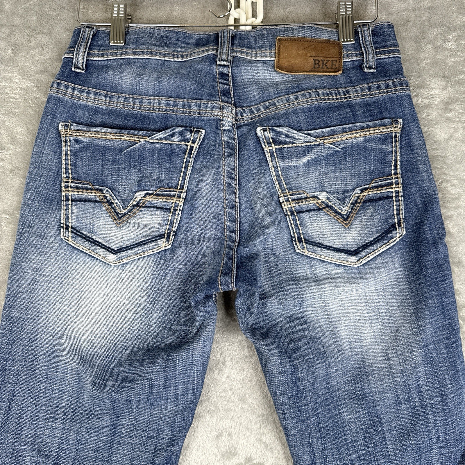 BKE Alec Jeans Men 28×34 Blue Straight Medium Wash Denim Low Rise Distressed EUC