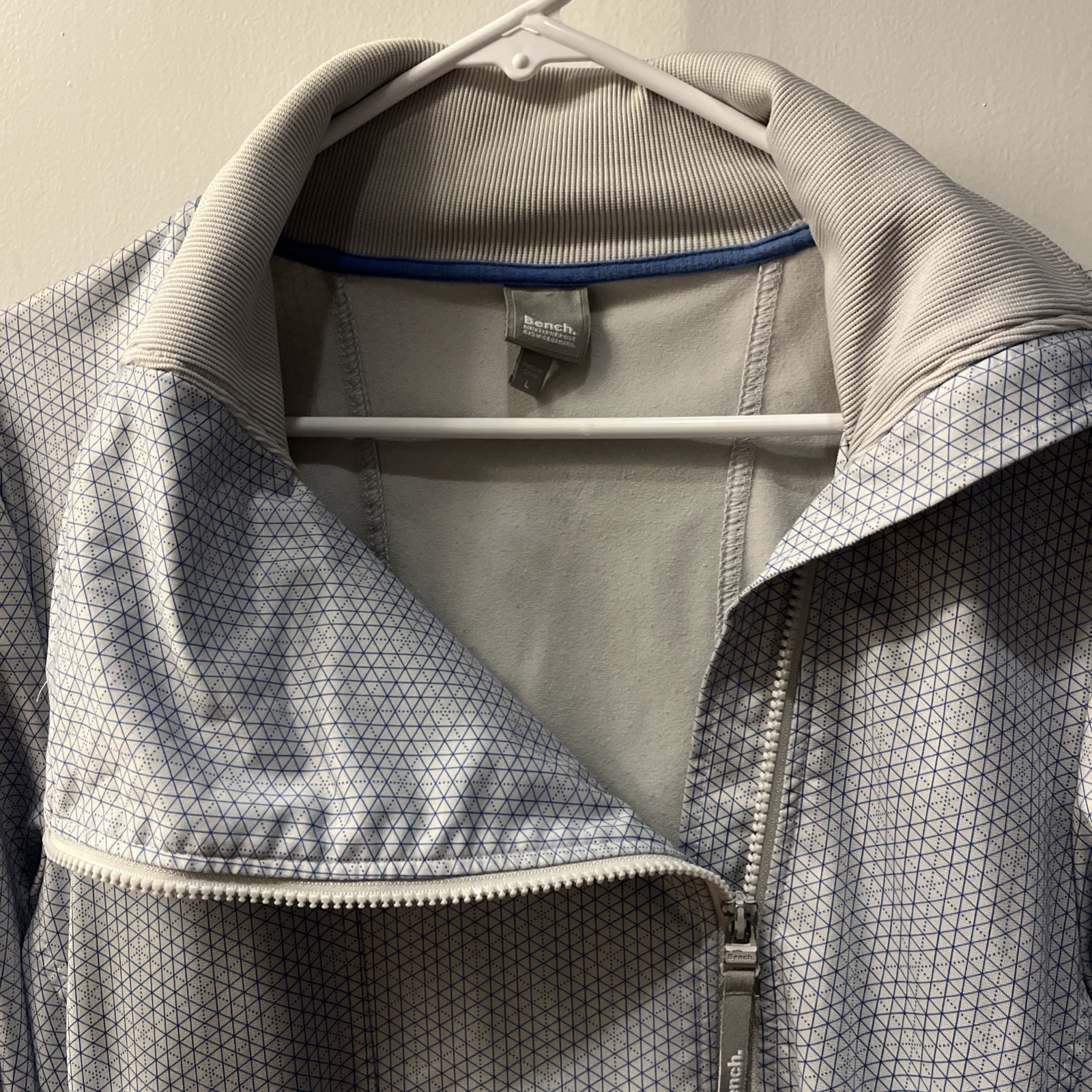 BENCH Womens Full Zip Jacket Size Lg Gray with Blue Asymmetrical Cross Fit