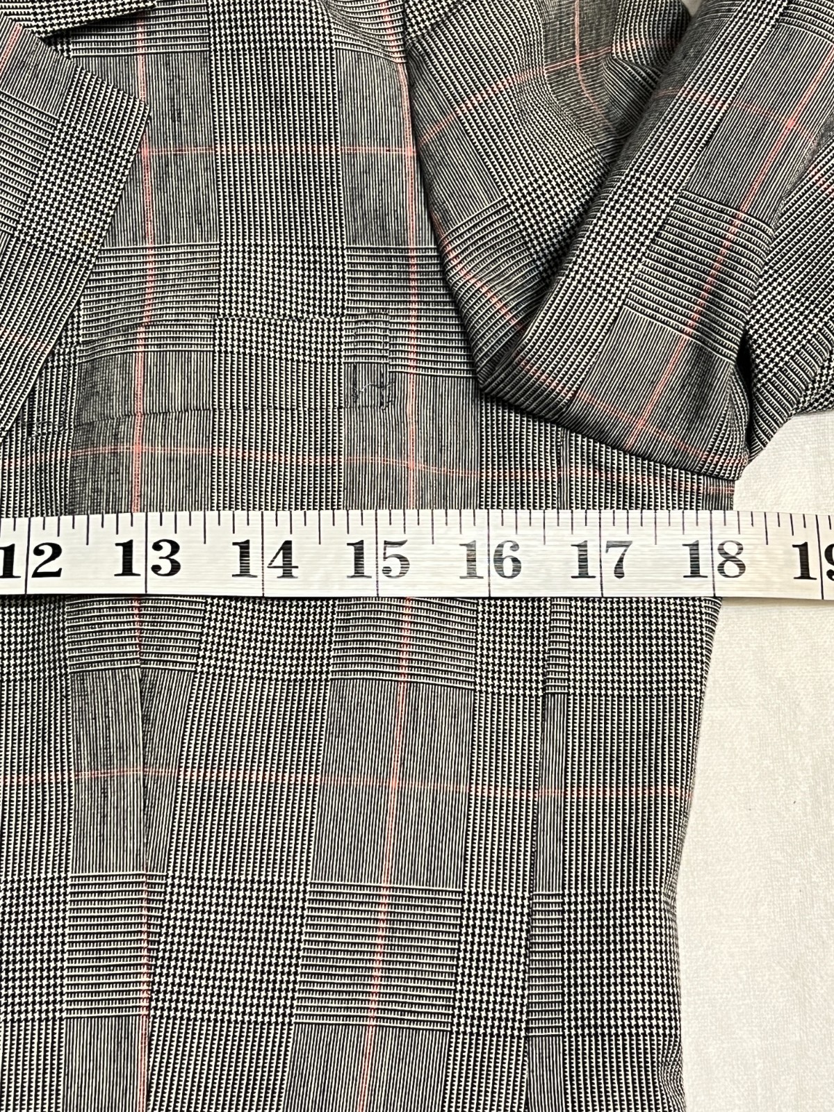 Saks Fifth Avenue Gray Plaid Blazer Women’s Size 6 Japan Tailored Jacket