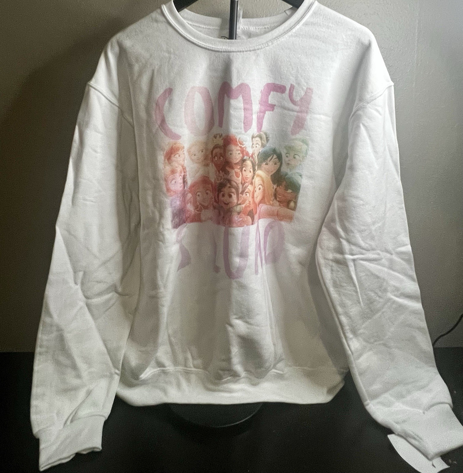 Men’s Comfy Squad White Sweat Shirt, Size Medium, Brand New