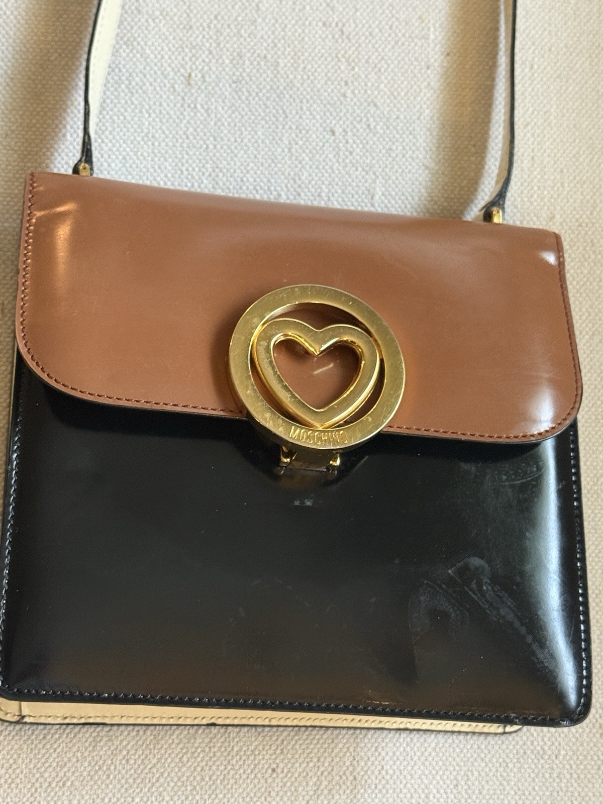 Vintage MOSCHINO Redwall Brown Black Ivory Leather Heart Clasp Crossbody Bag