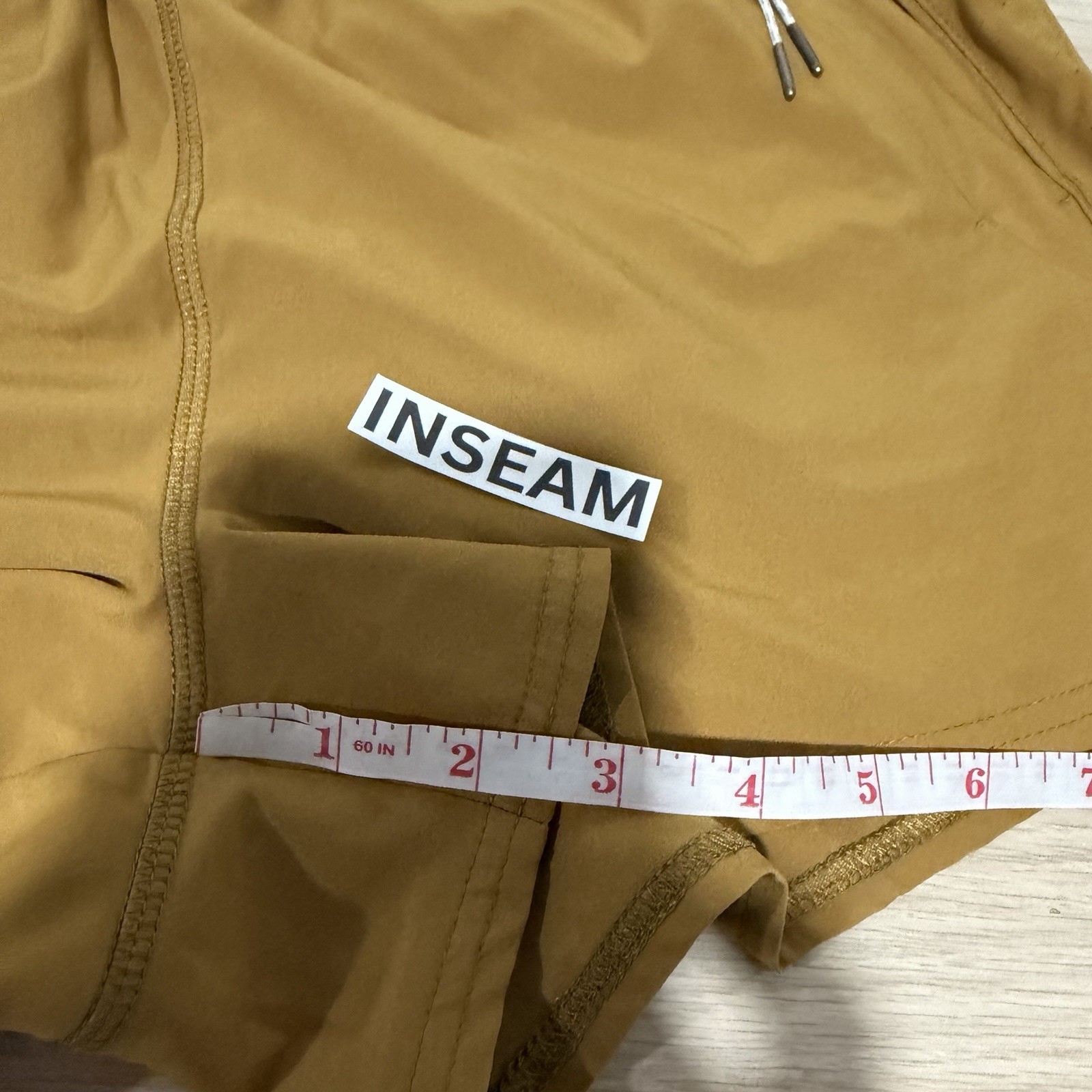 Vuori Dash Performance Shorts Size Medium Womens Active Athletic Mustard Color