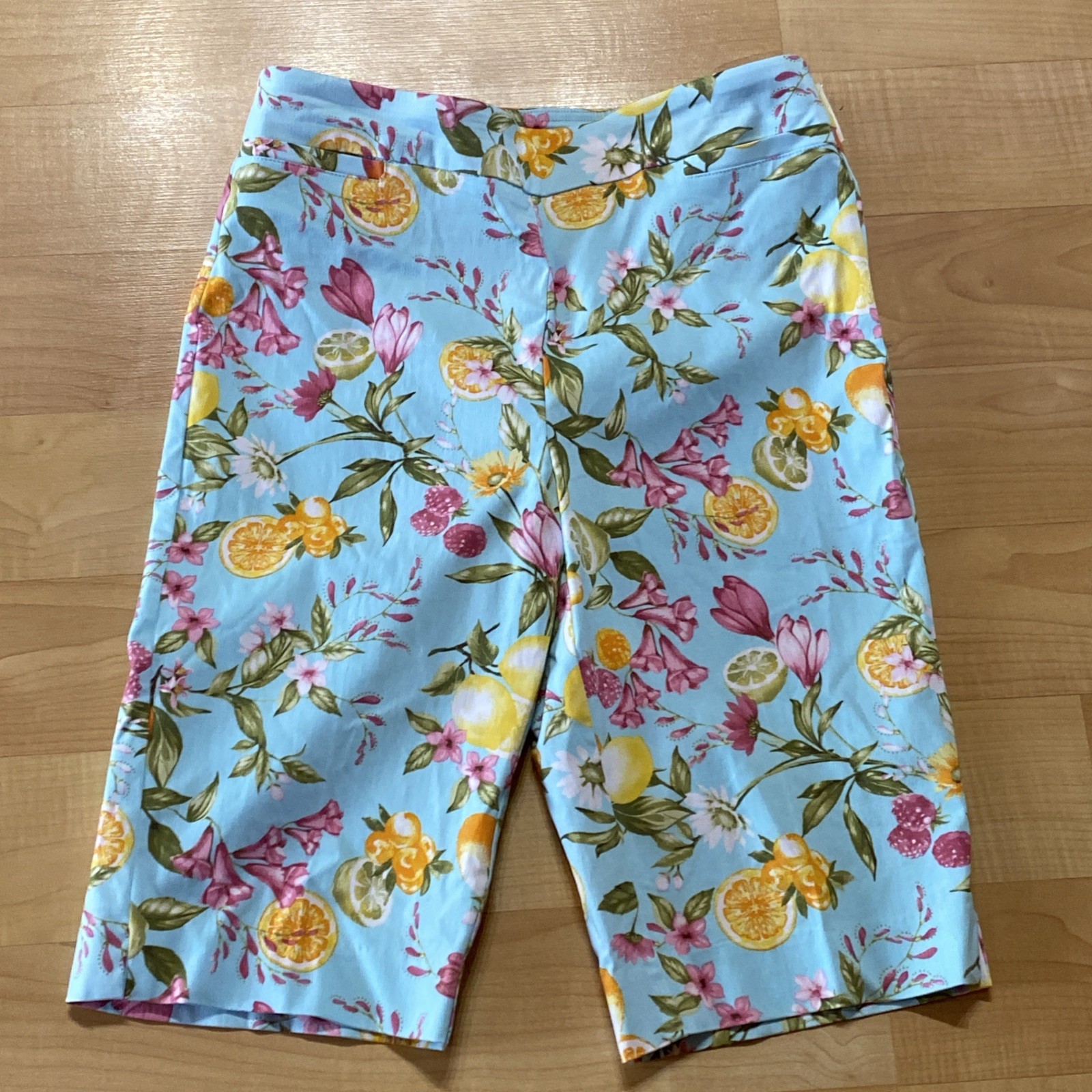 Counterparts MED Bermuda Shorts Stretch Pull On FLORAL FRUIT 30×11.5” NWT R$48