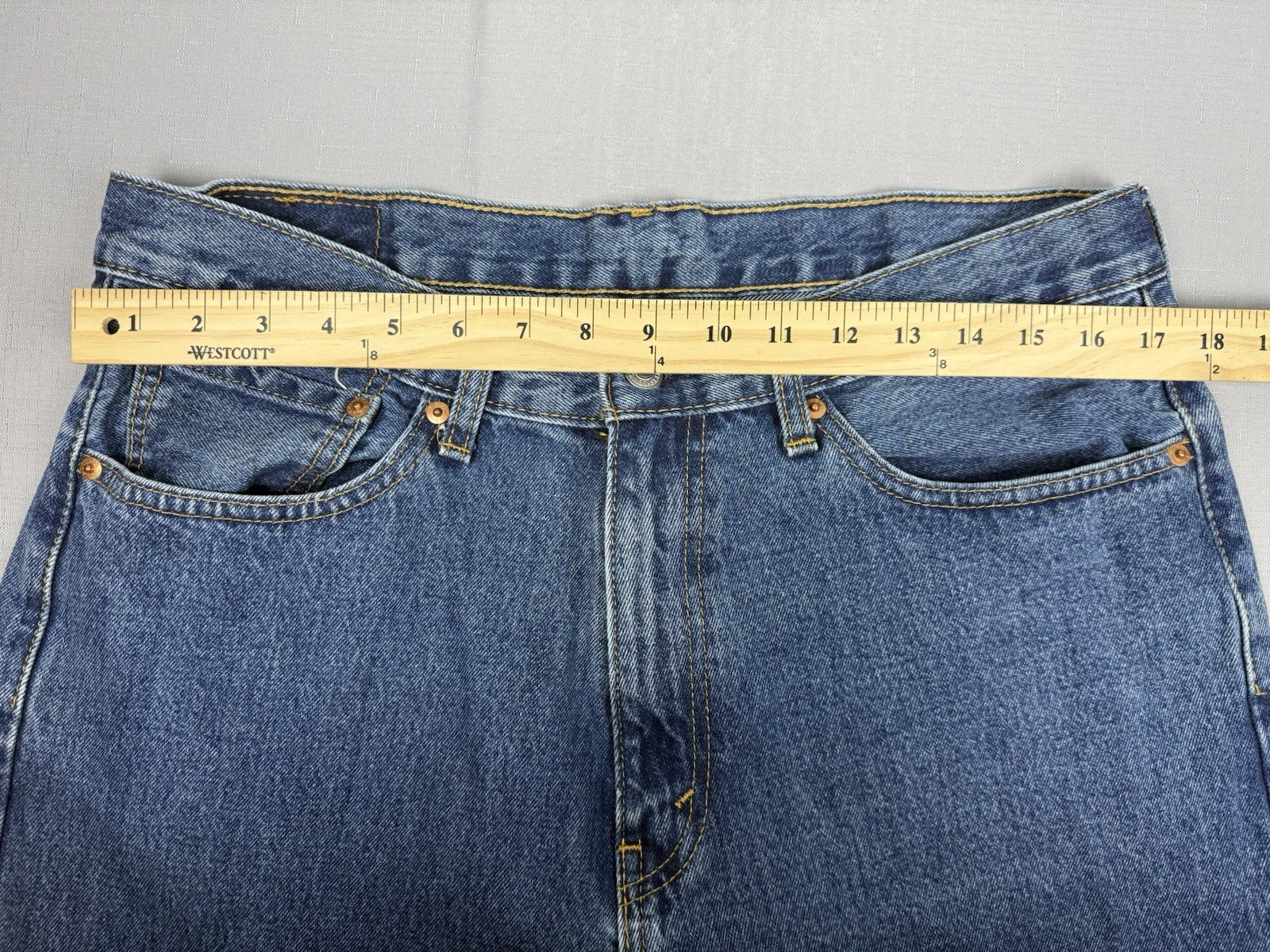 Levi’s 505 Men’s Jeans W36 L34 Regular Fit Straight Leg Medium Wash Blue Denim