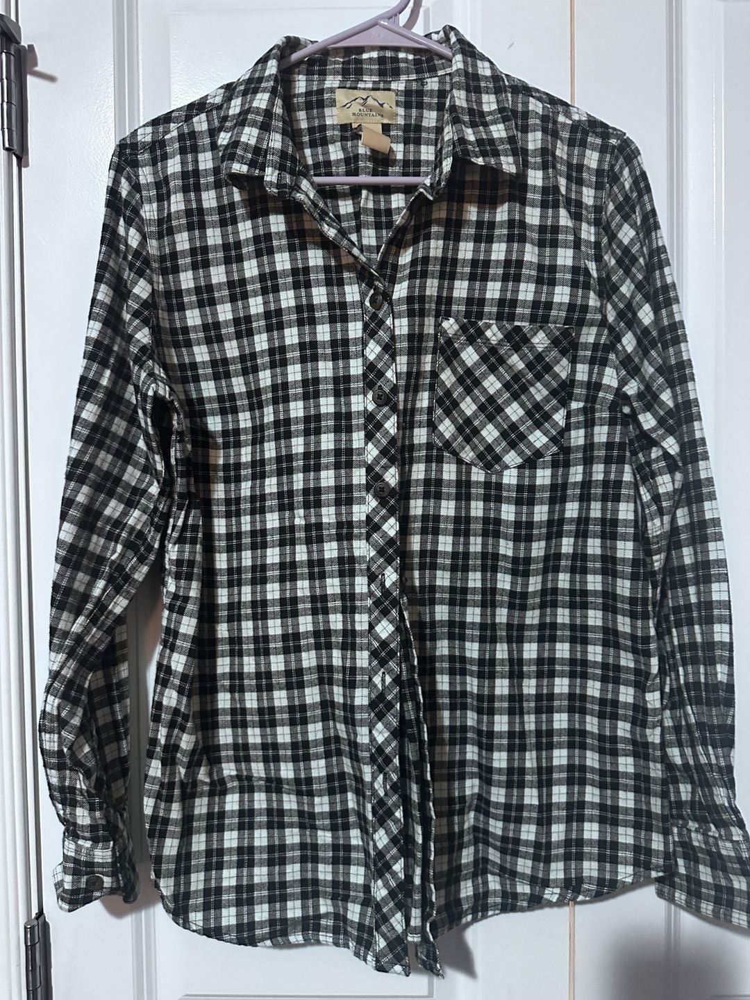 Blue Mountain Women’s Black and White Plaid Long Sleeve Button-Down Flannel Shir
