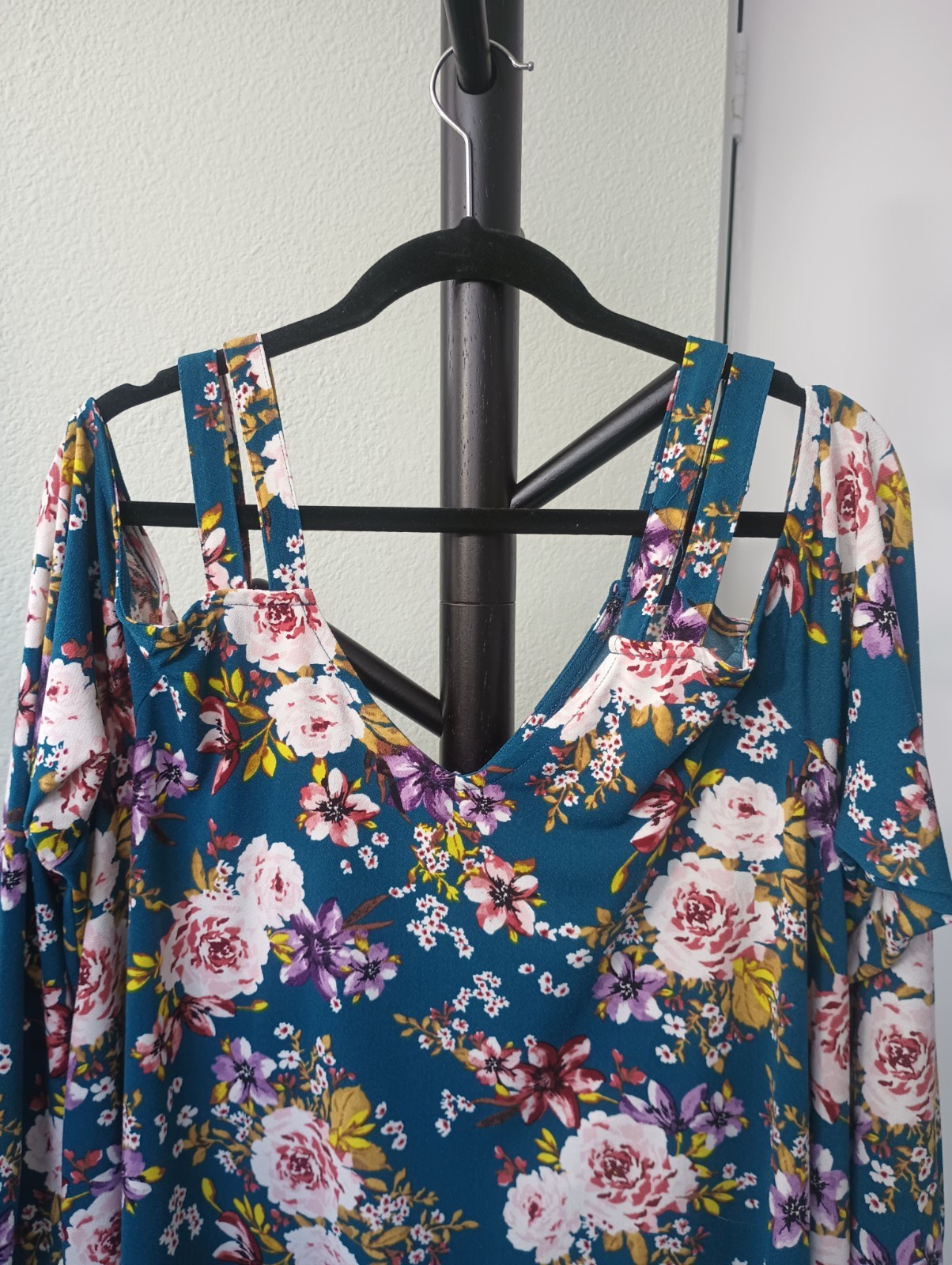 Torrid 2x Cold Shoulder Blue Floral Print Top Size 2 Double Strap 22w/24w