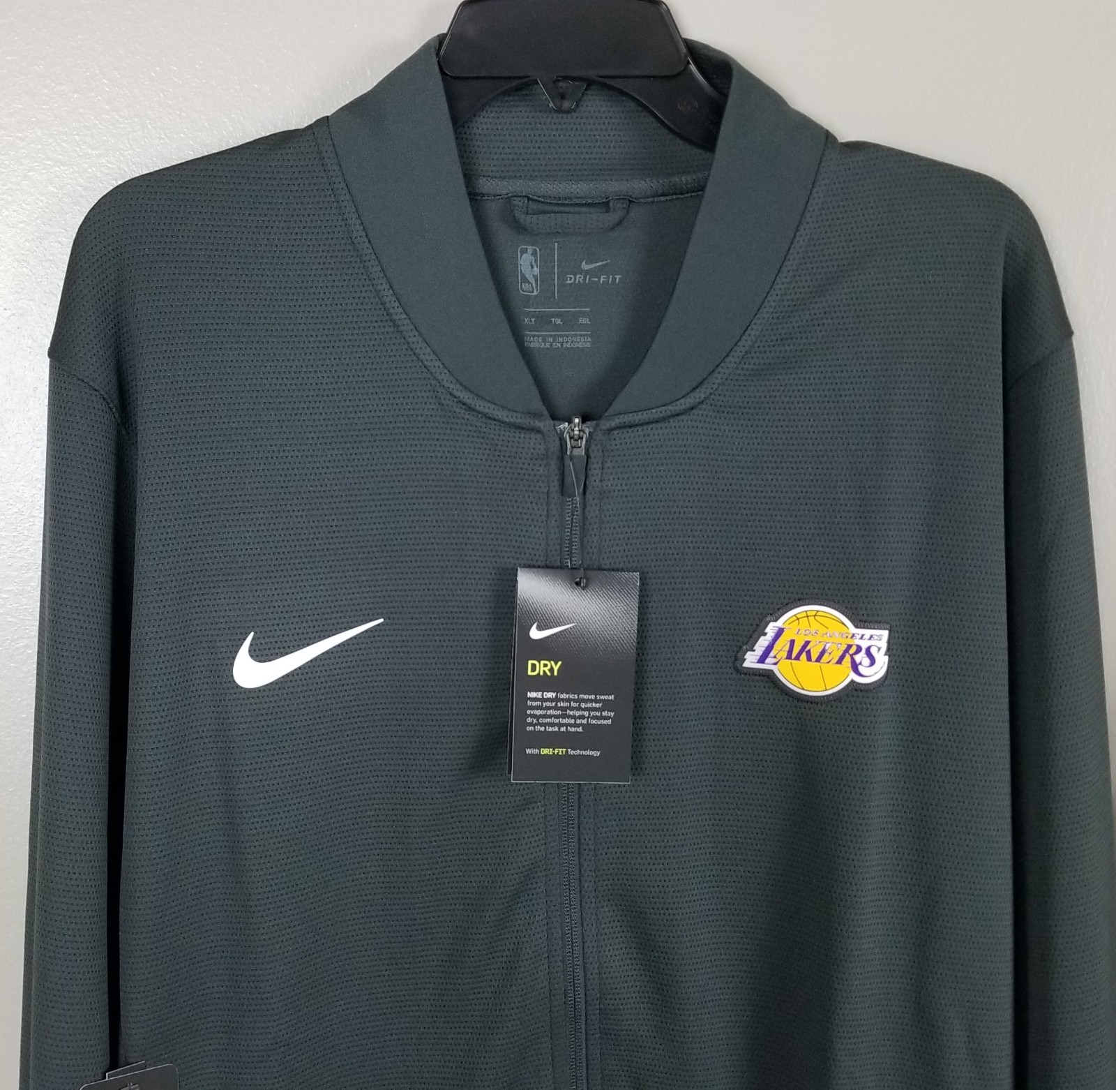 NIKE LOS ANGELES LAKERS SUIT JACKET +PANTS GREY TEAM ISSUED (SIZE XLT = XL-TALL)