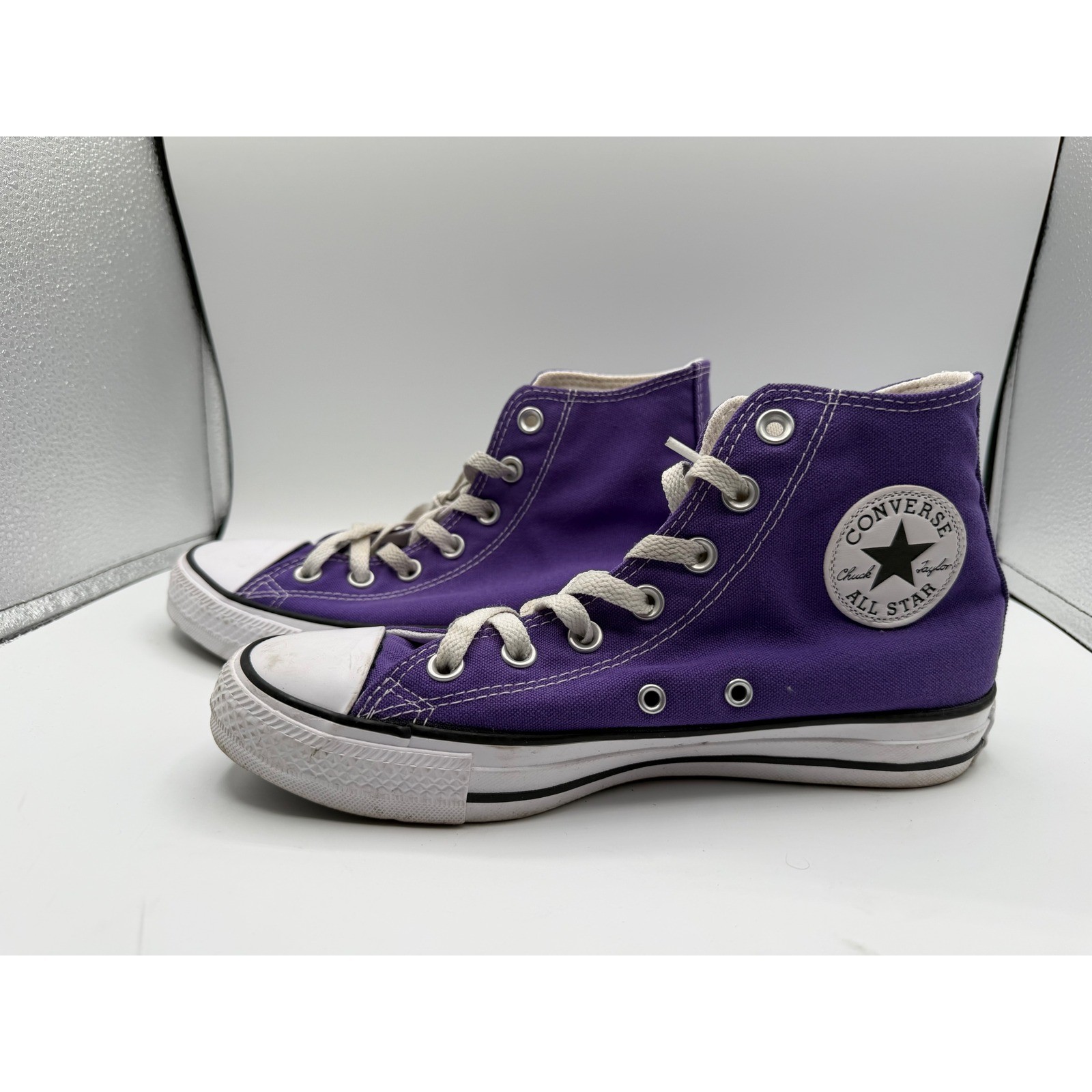 Converse Chuck Taylor All Star High Top Purple Canvas Sneakers 137833F w7.5