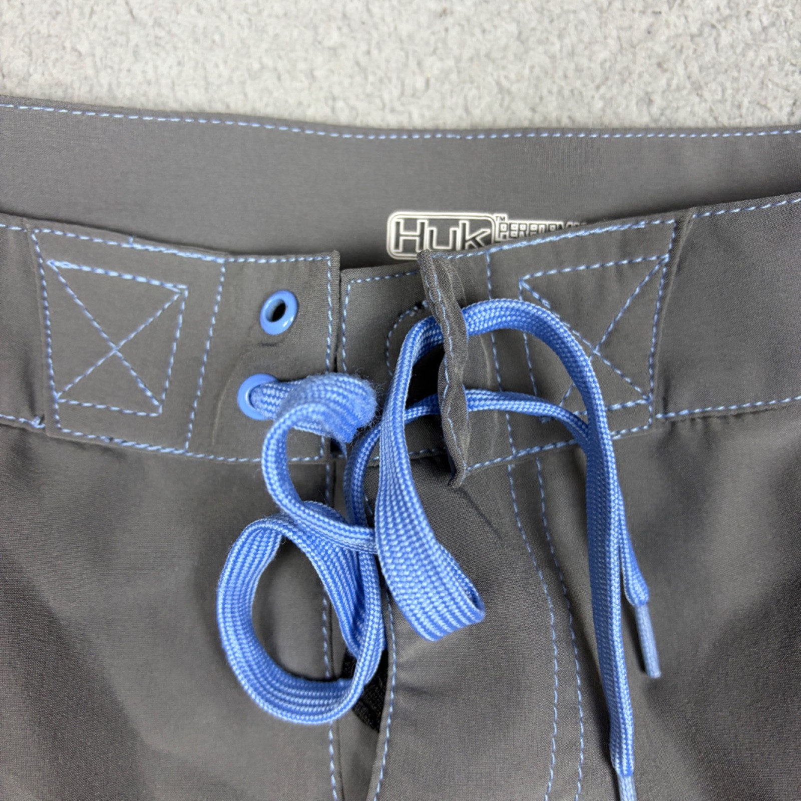 Huk Fishing Board Shorts Mens Medium Gray Stretch Swim Beach Drawsting