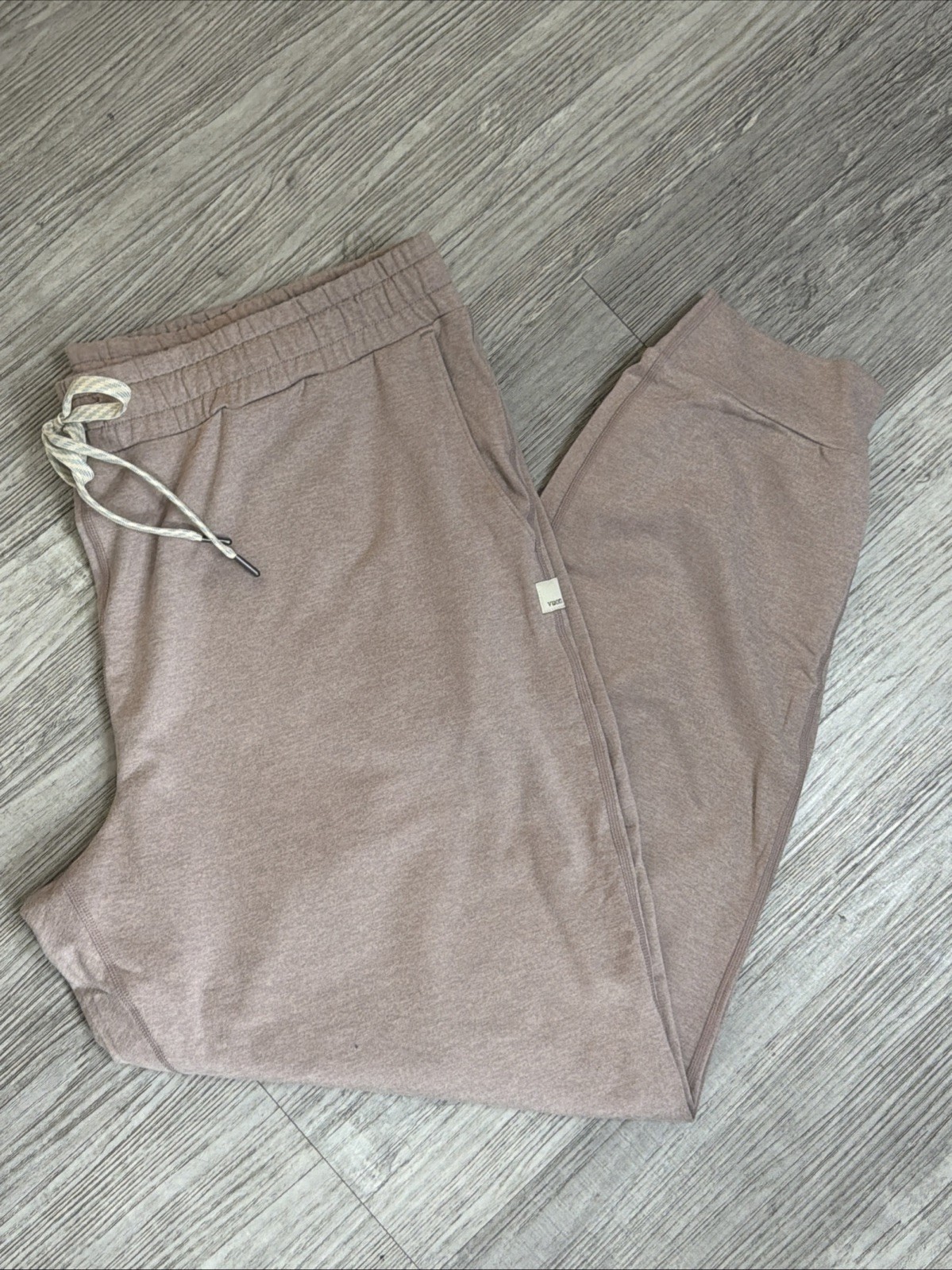 See Pictures VUORI Women’s Performance Jogger Color Ecru Heather Size XL NWOT