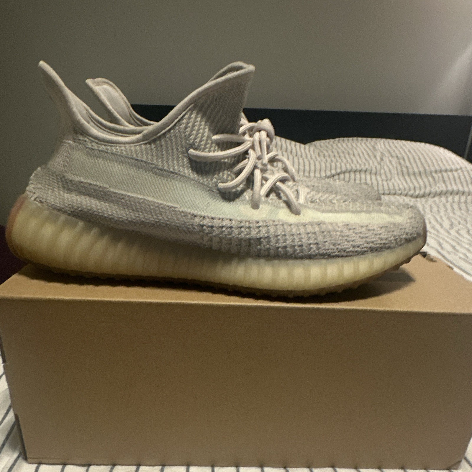 adidas Yeezy Boost 350 V2 Citrin Non-Reflective Primeknit Low Top FW3042