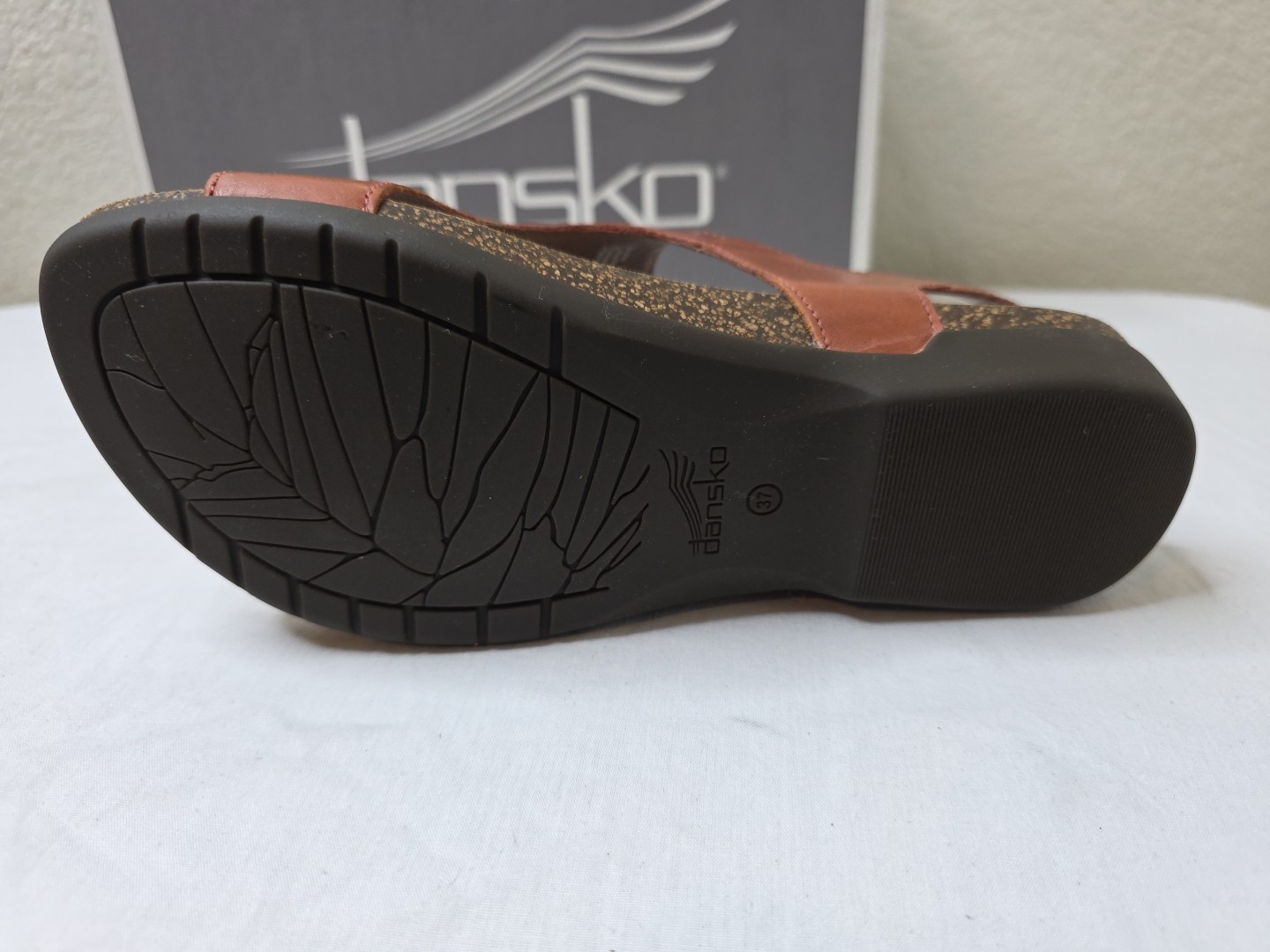 Dansko Reece Waxy Burnished Thong Sandals Women’s EU Sz 37 US Sz 6.5 – 7