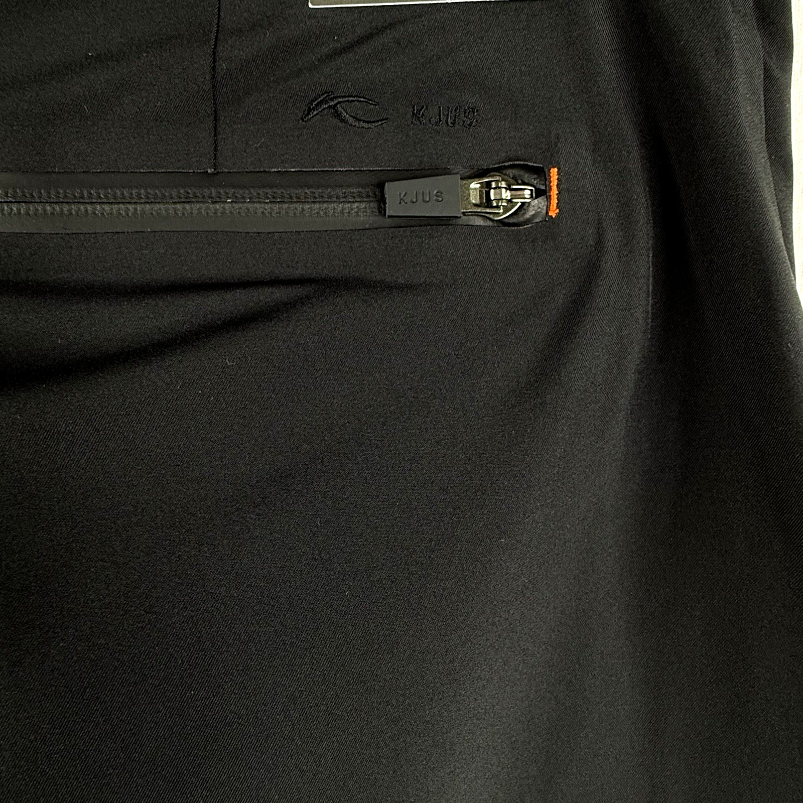 KJUS Men’s Javier Active Golf Pants Tailored Fit Black K00187-02