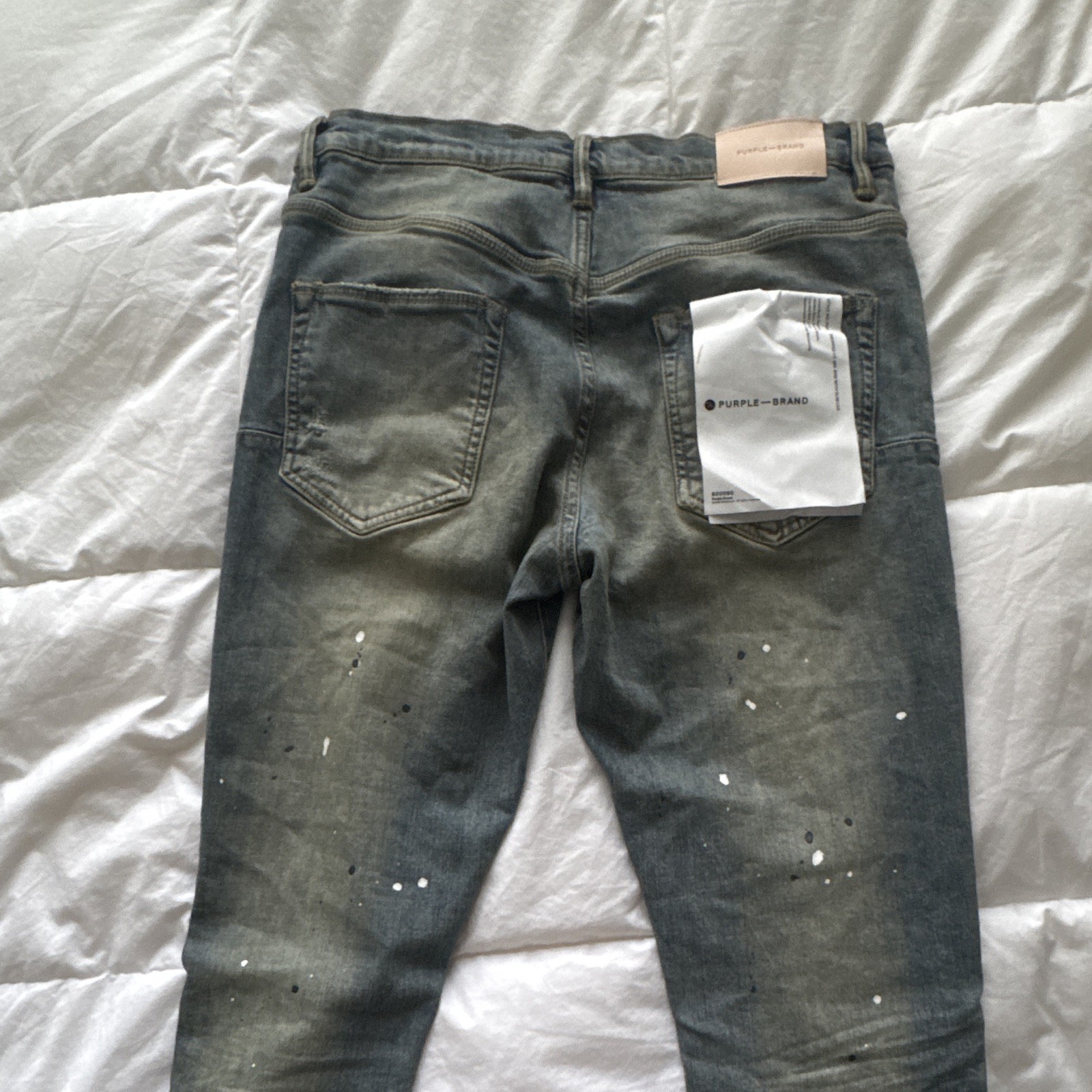 Purple Brand Men’s Gray Distressed Slim Skinny Denim Jeans w/ 5-Pocket Design