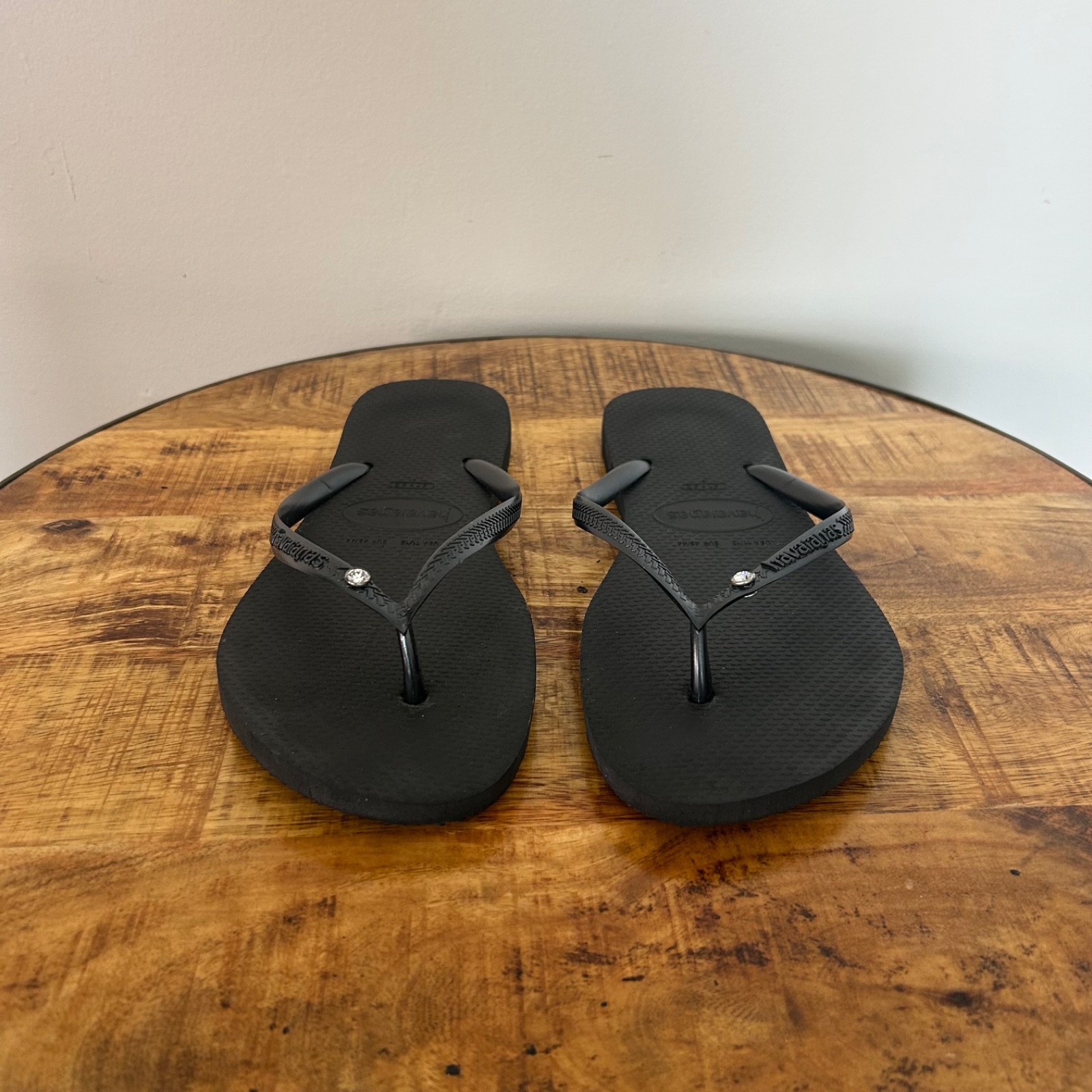 Havaianas Slim Crystal Accent Flip Flops Women’s Size 11/12 in Black, Beachy Fun