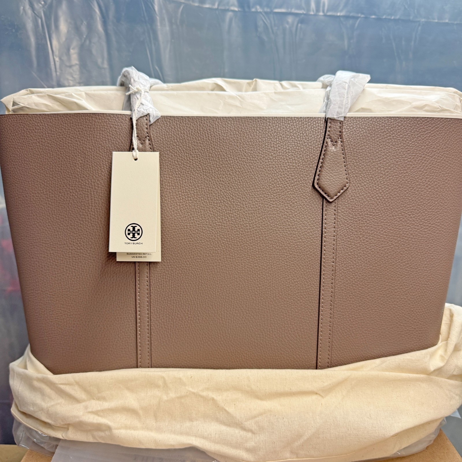 Tory Burch Perry Large Leather Tote – Clam Shell