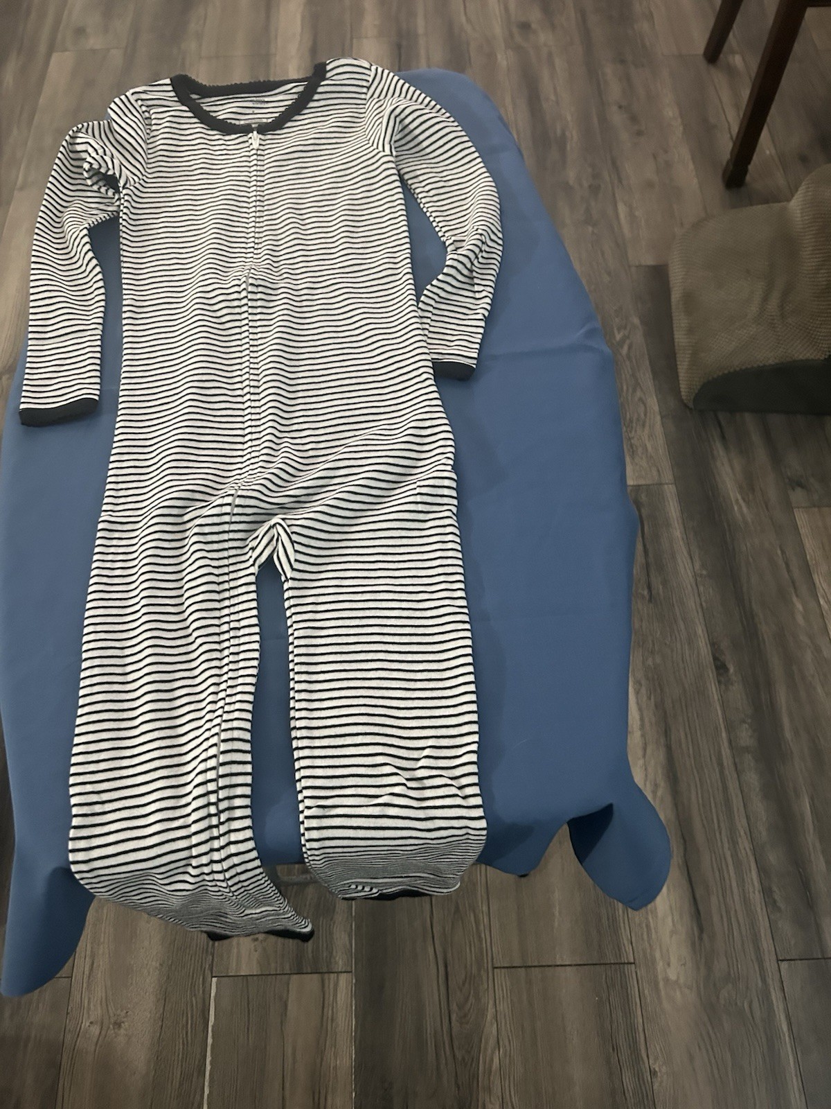 Simple Joys by Carter’s Girls 5 Footless Zip One-Piece Knit Polka Dot Pajama