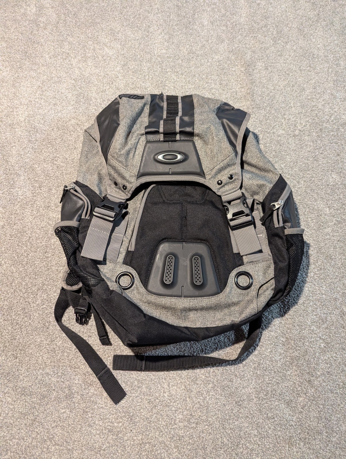 Oakley Backpack Gearbox LX Gray Tactical Laptop Bag Skate Skater