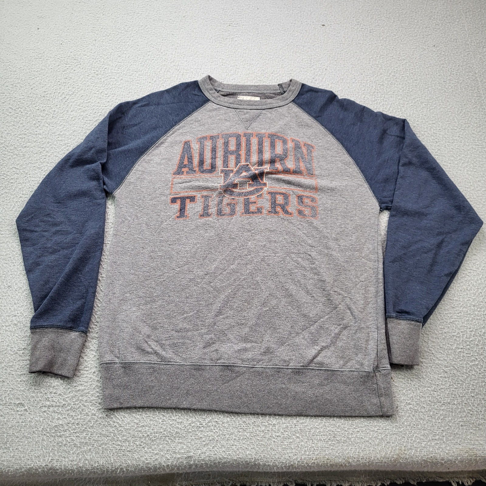Auburn Tigers Alta Gracia Sweatshirt Mens Medium Gray Graphic Pullover