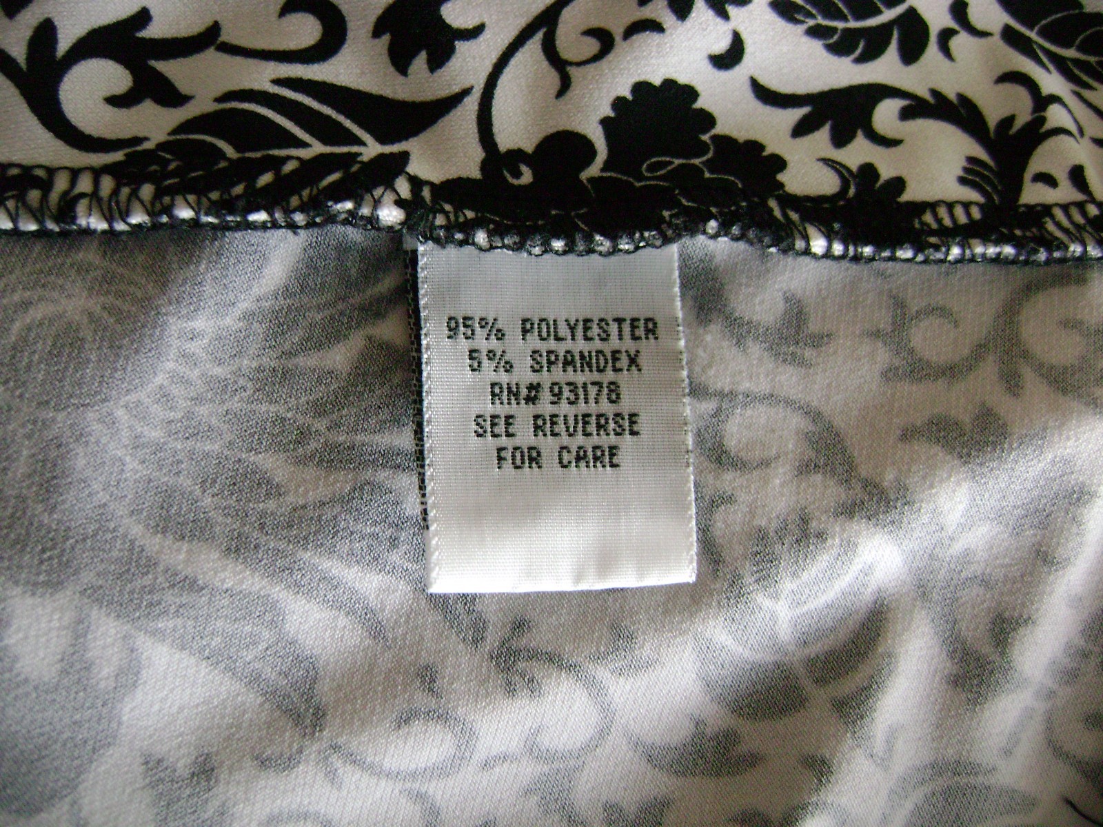 GRACE WOMEN’S PULLOVER BLOUSE L BLACK WHITE FLORAL KNIT STRETCH SHORT SLEEVE TOP