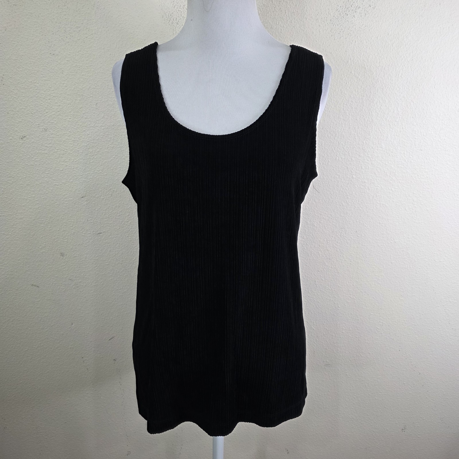 Chicos Travelers Womens Sleeveless Tank Size 2 US L Black Slinky Knit Shirt