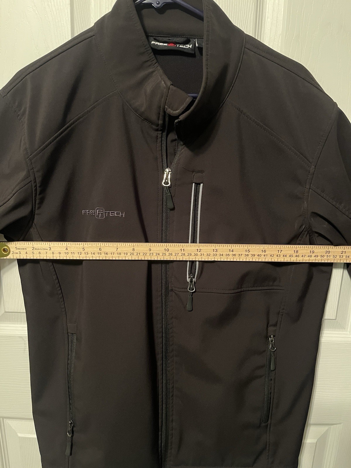Men’s Free Tech Light Weight Jacket Size Medium 38/40