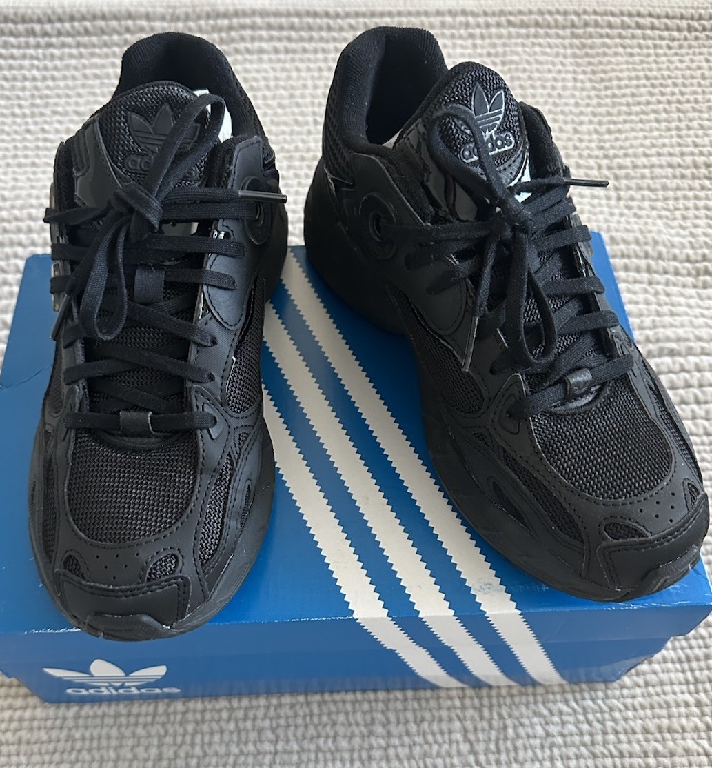 Adidas Women’s Response CL M Black Lace Up Athletic Sneakers New w/ Box Size 7