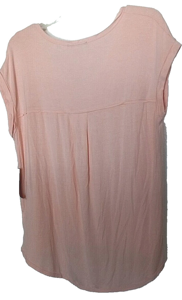 Tahari 95% viscose, 5% spandex solid “Peach Fizz” T-Shirt Size Large