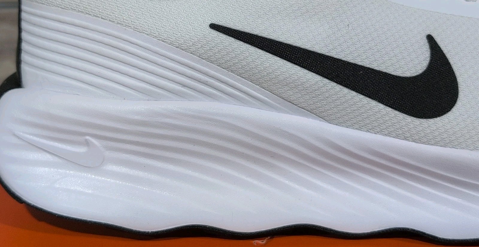 Nike Mens Shoes Size 15 Promina White Black NWT