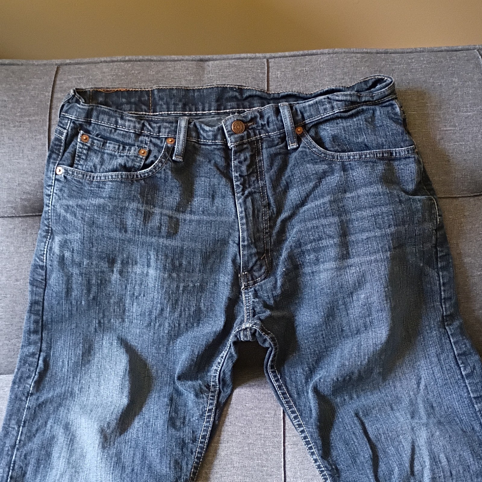 Levi’s Men’s 505 Regular Fit MidRise MediumWash BlueDenim Jeans 33×30 98%Cotton