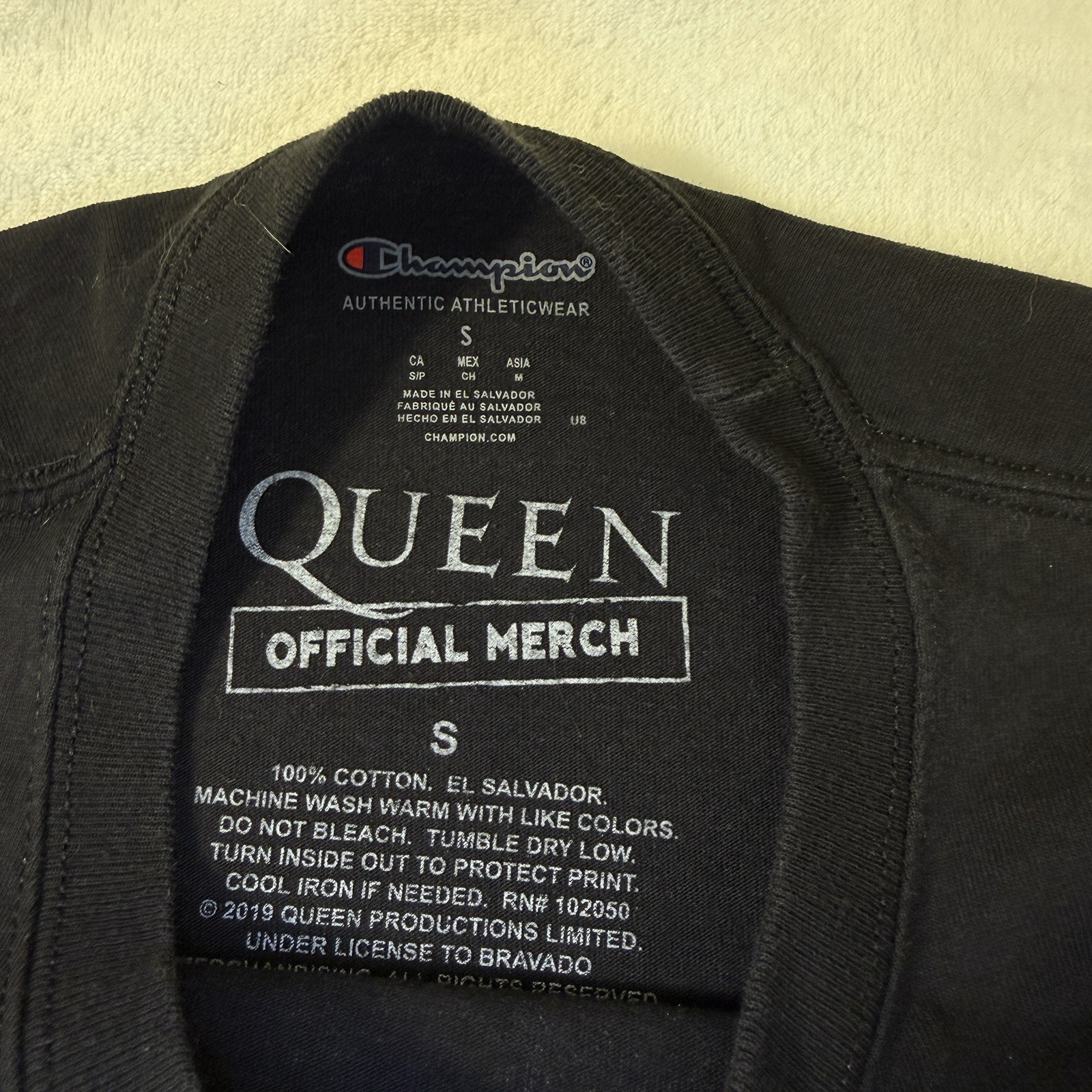 Queen Official Merch T-Shirt Men’s Size Small Black Champions Brand