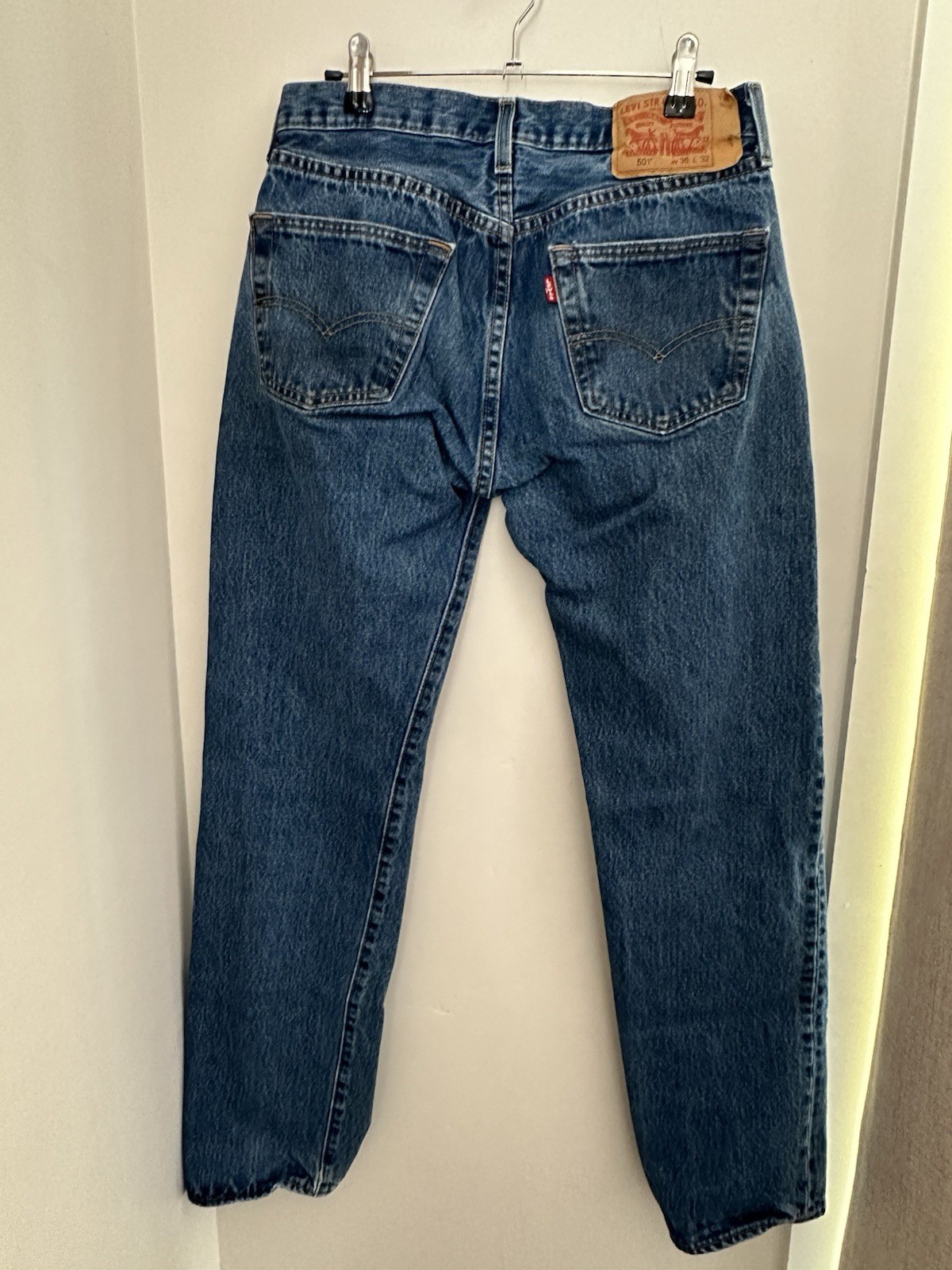Levi’s 501 Original Fit Jeans – Men’s 30×32 – Medium Wash – Button Fly