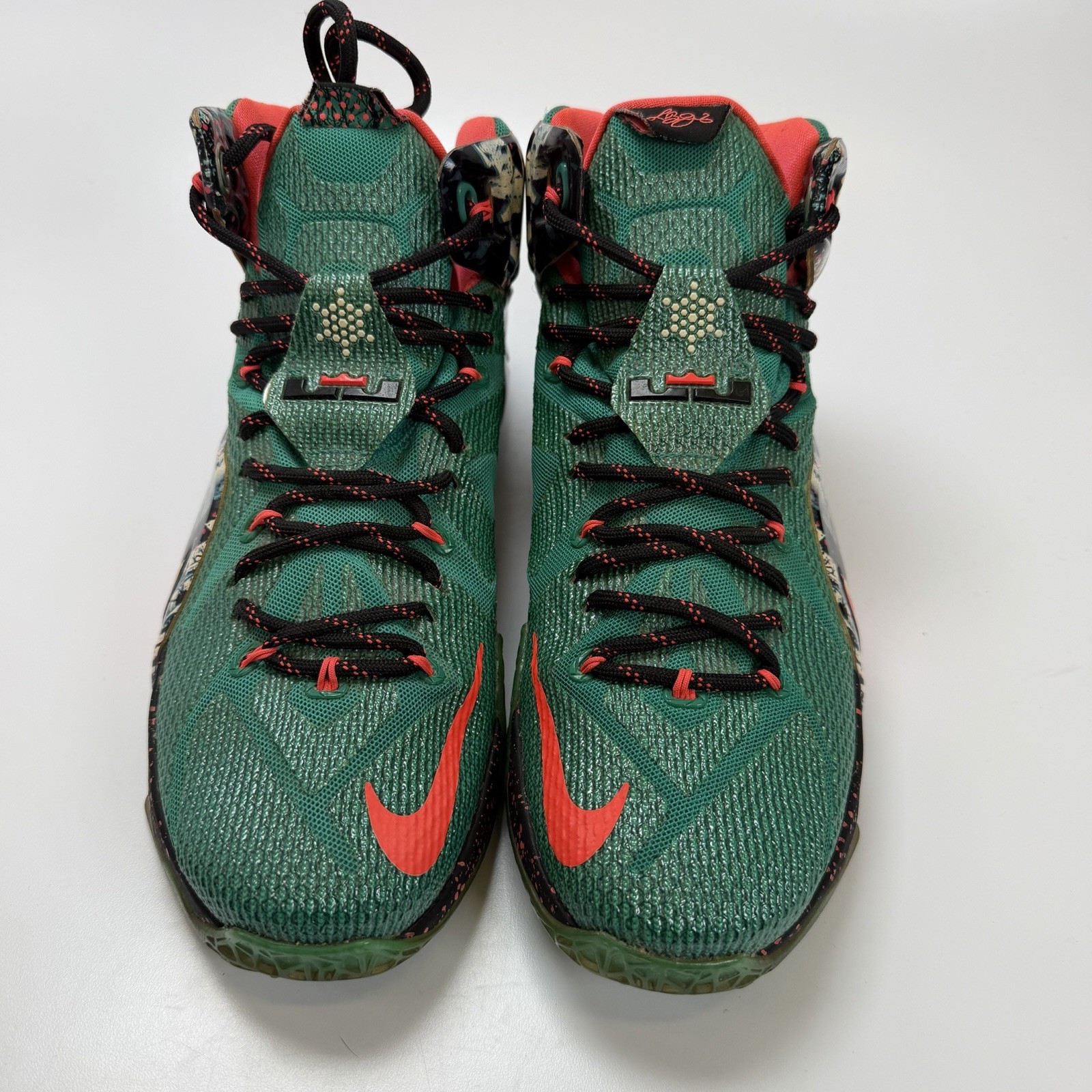 Size 10 – Nike LeBron 12 Xmas Akron Birch