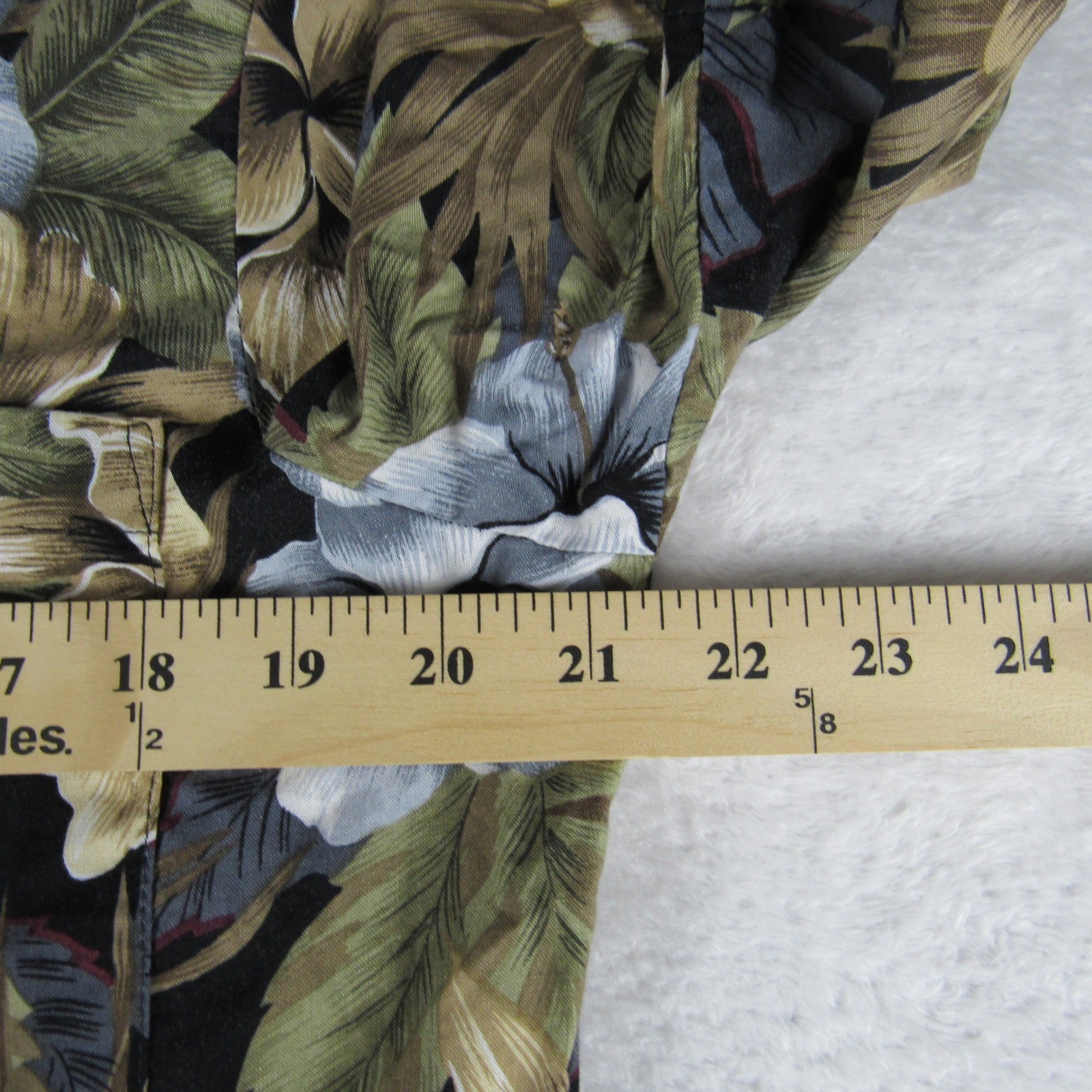 David Taylor Hawaiian Shirt Men’s Medium Black Tropical Floral Camp S/S