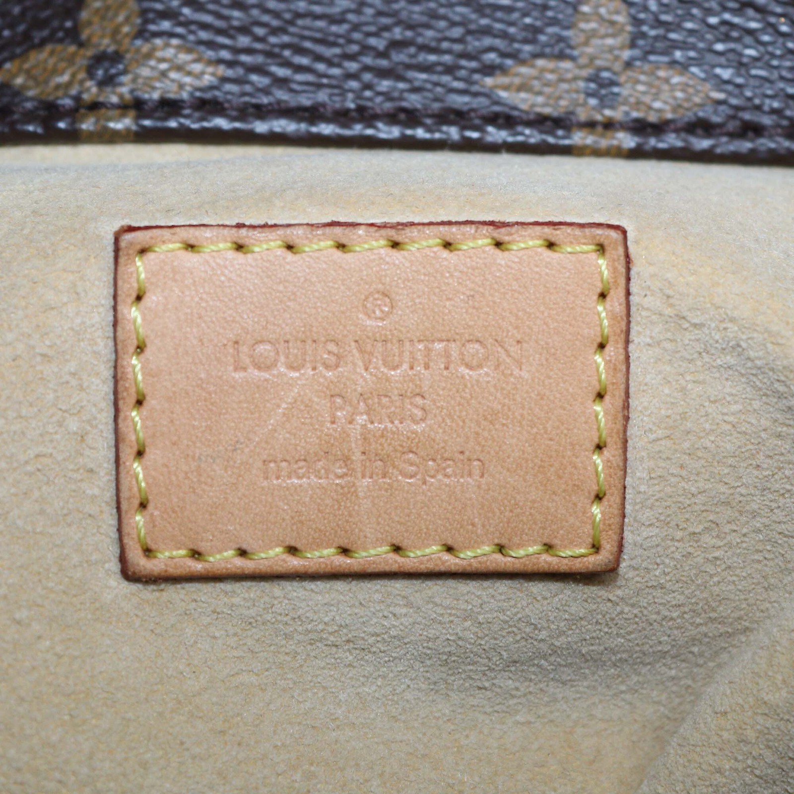 Louis Vuitton Monogram Coated Canvas Artsy MM Bag