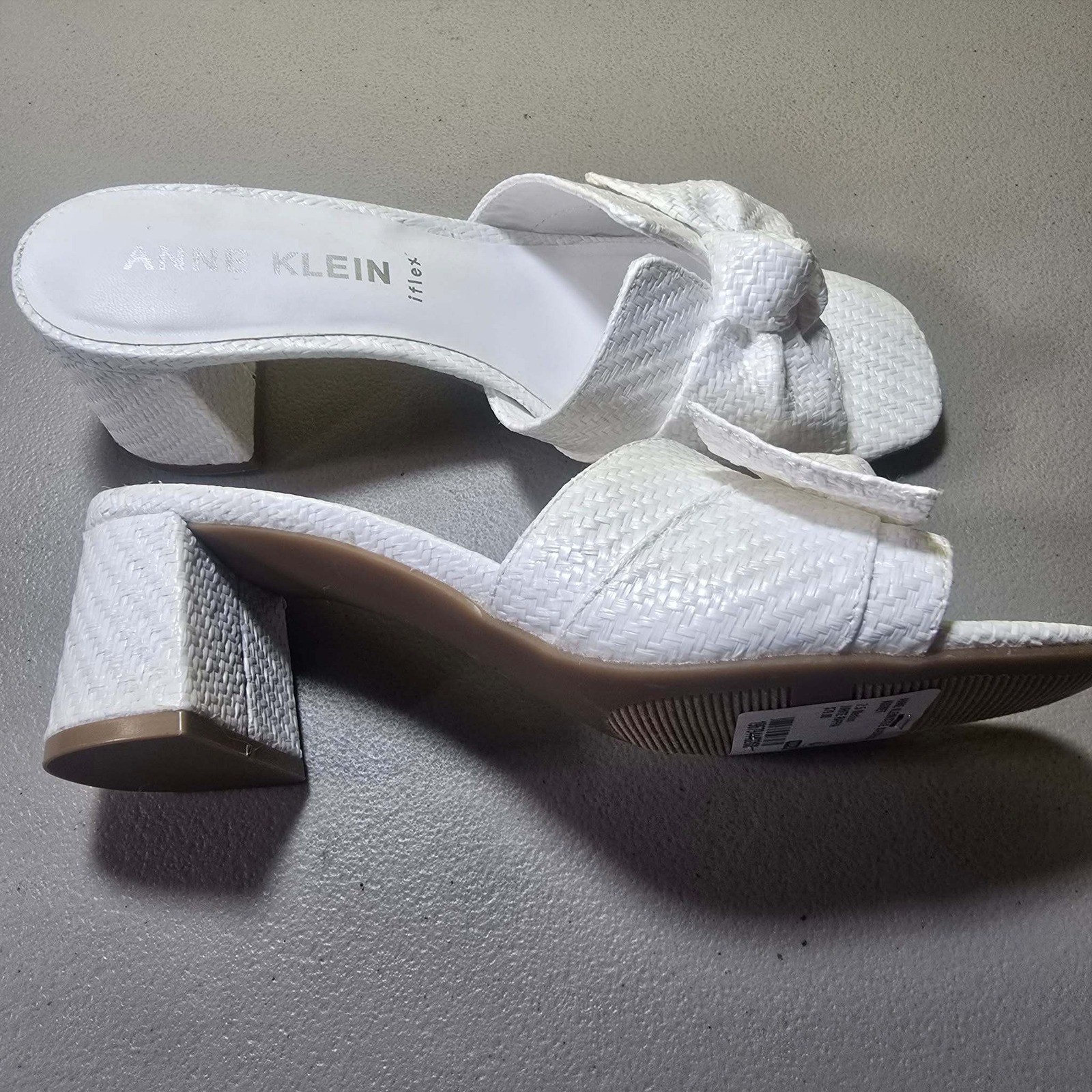 Anne Klein Kismet White Raffia Bow Block Heel Sandals Womens 7.5 M iFlex Mules