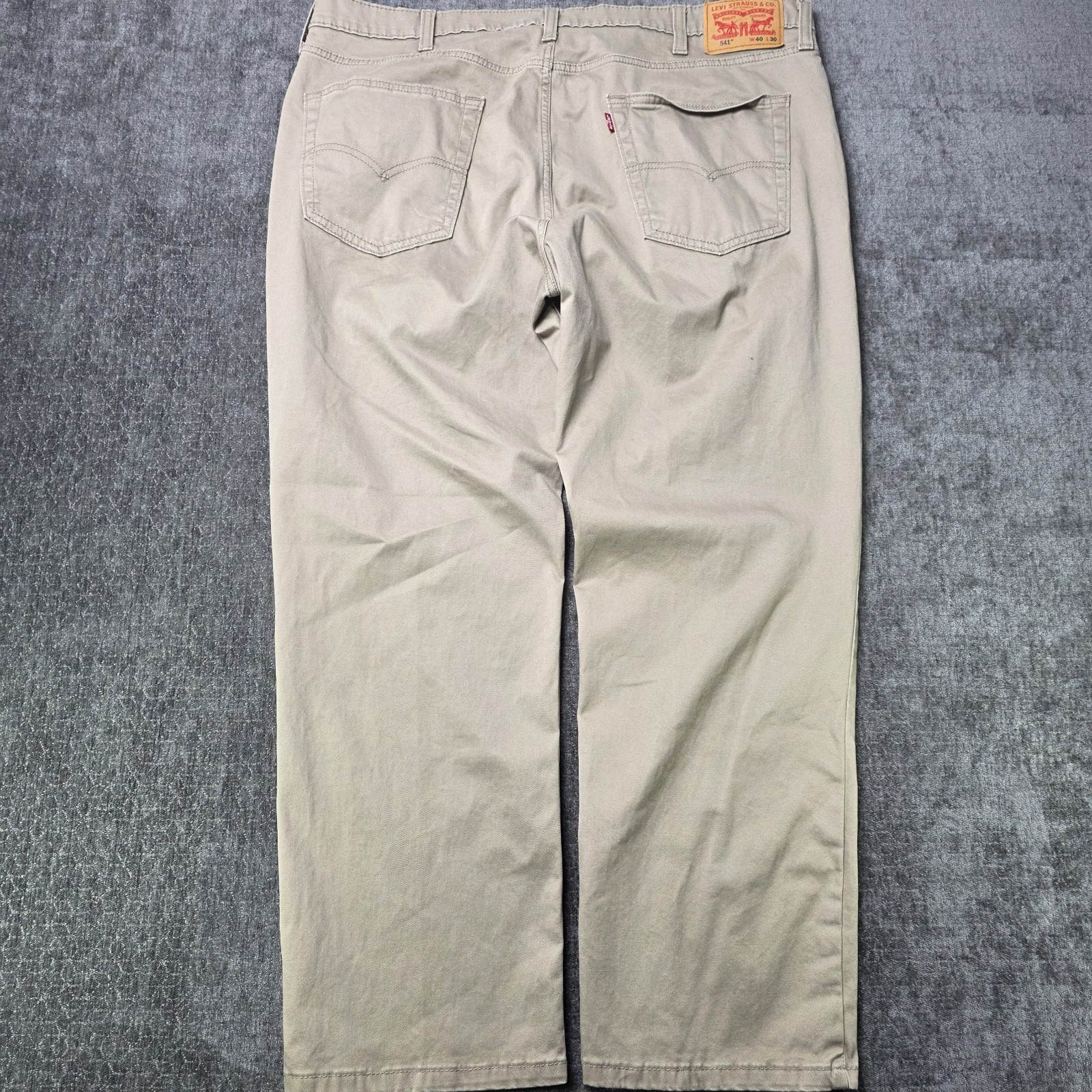 Levis 541 Pants Mens 40×30 Khaki Beige Athletic Taper Stretch Khakis Preppy