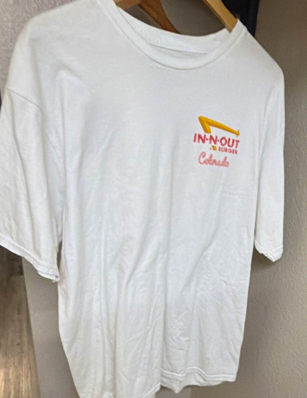 In-N-Out Burger Men’s White Graphic Logo Crew Neck Short Sleeve T-Shirt XXL