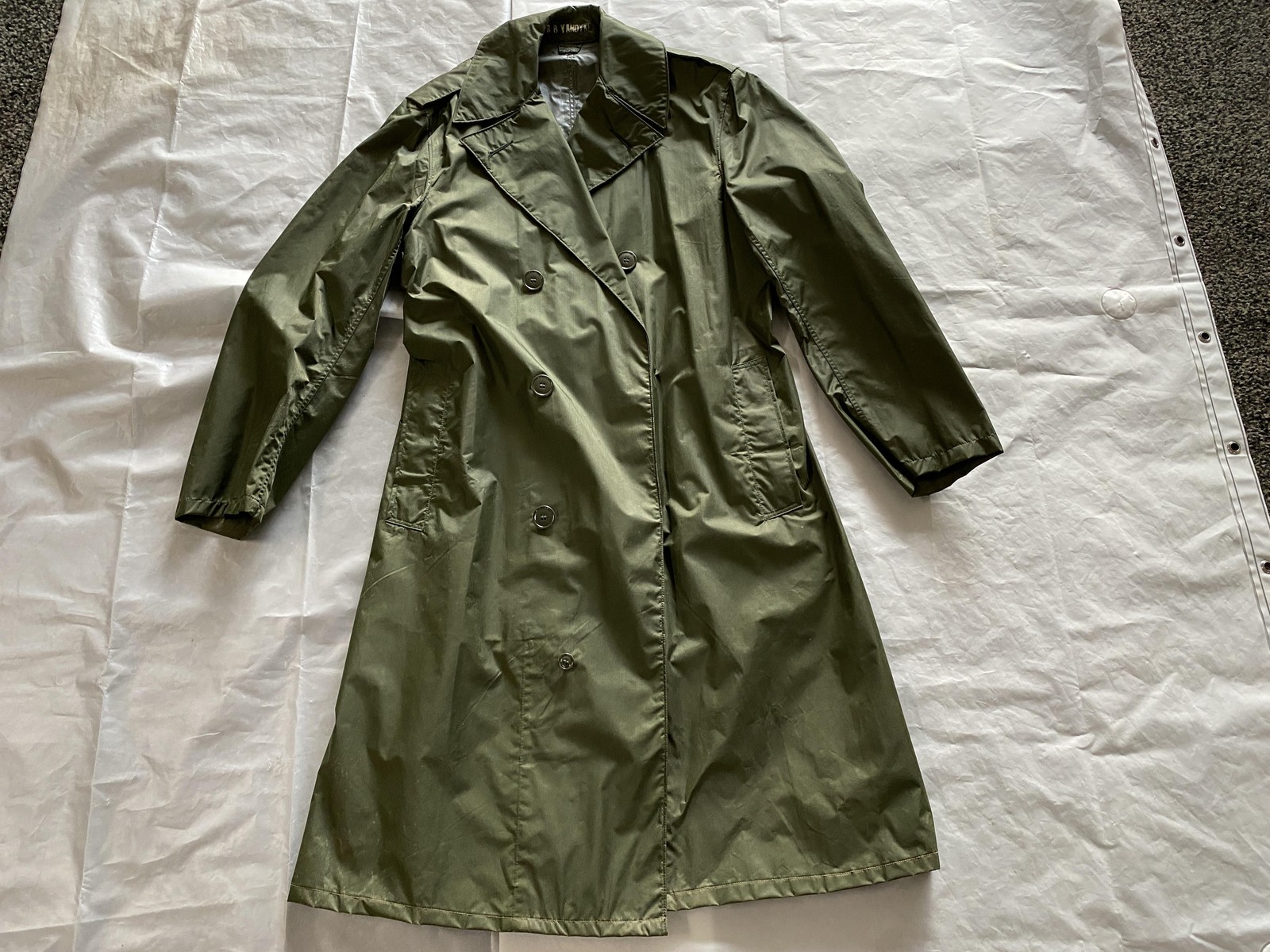 Vintage Military Blauer Raincoat Mens Green Nylon Rubber Coated Jacket Vietnam