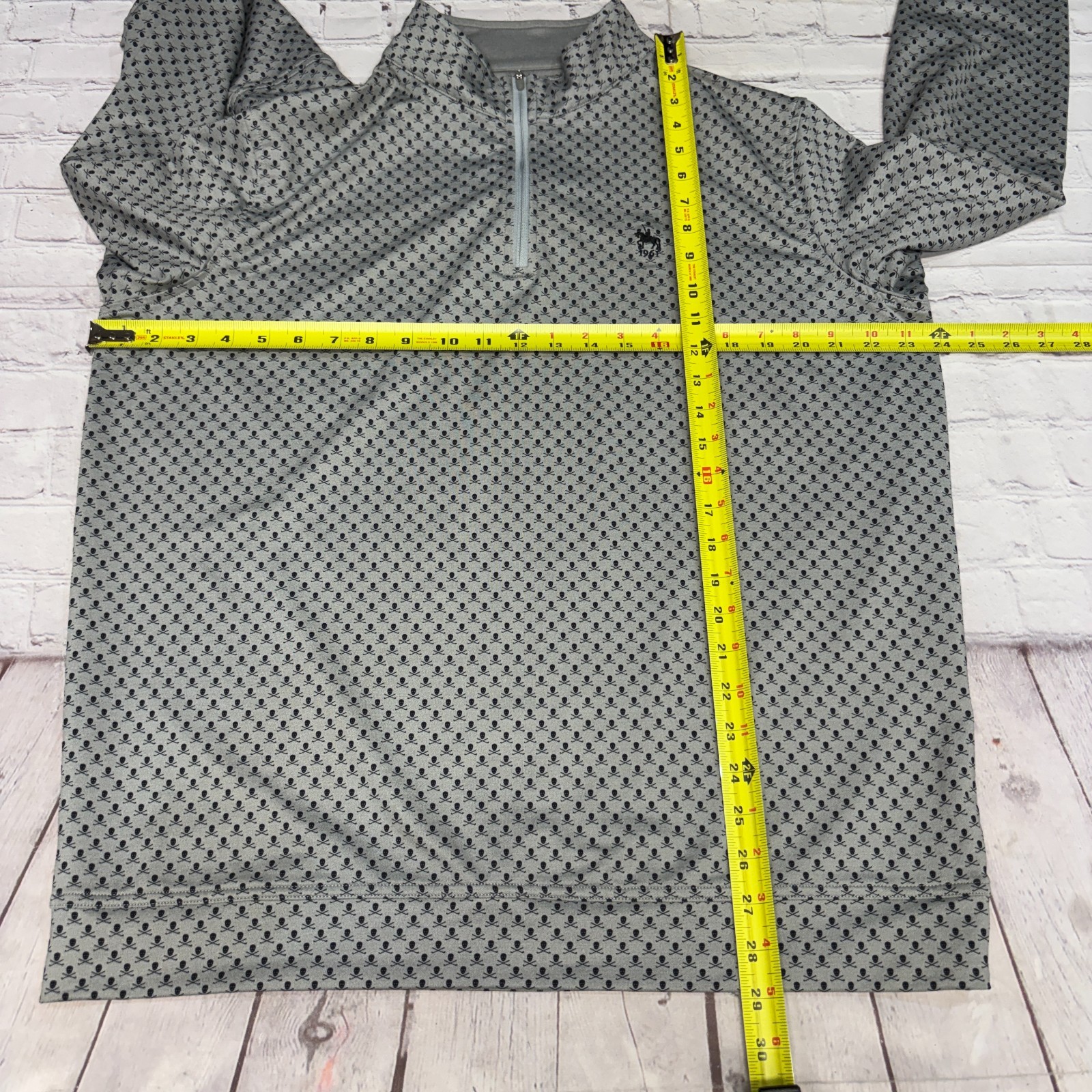 Peter Millar Men 1/4 Zip Pullover Golf Top Size Large Skull Prints C103 -16