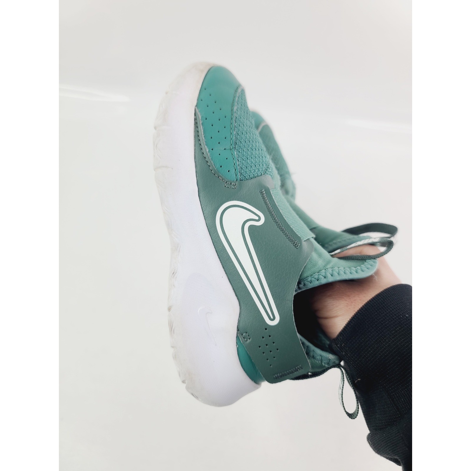 Nike, Mesh, Synthetic Athletic Casual Sneakers, Boys’ Size 13C Green /White