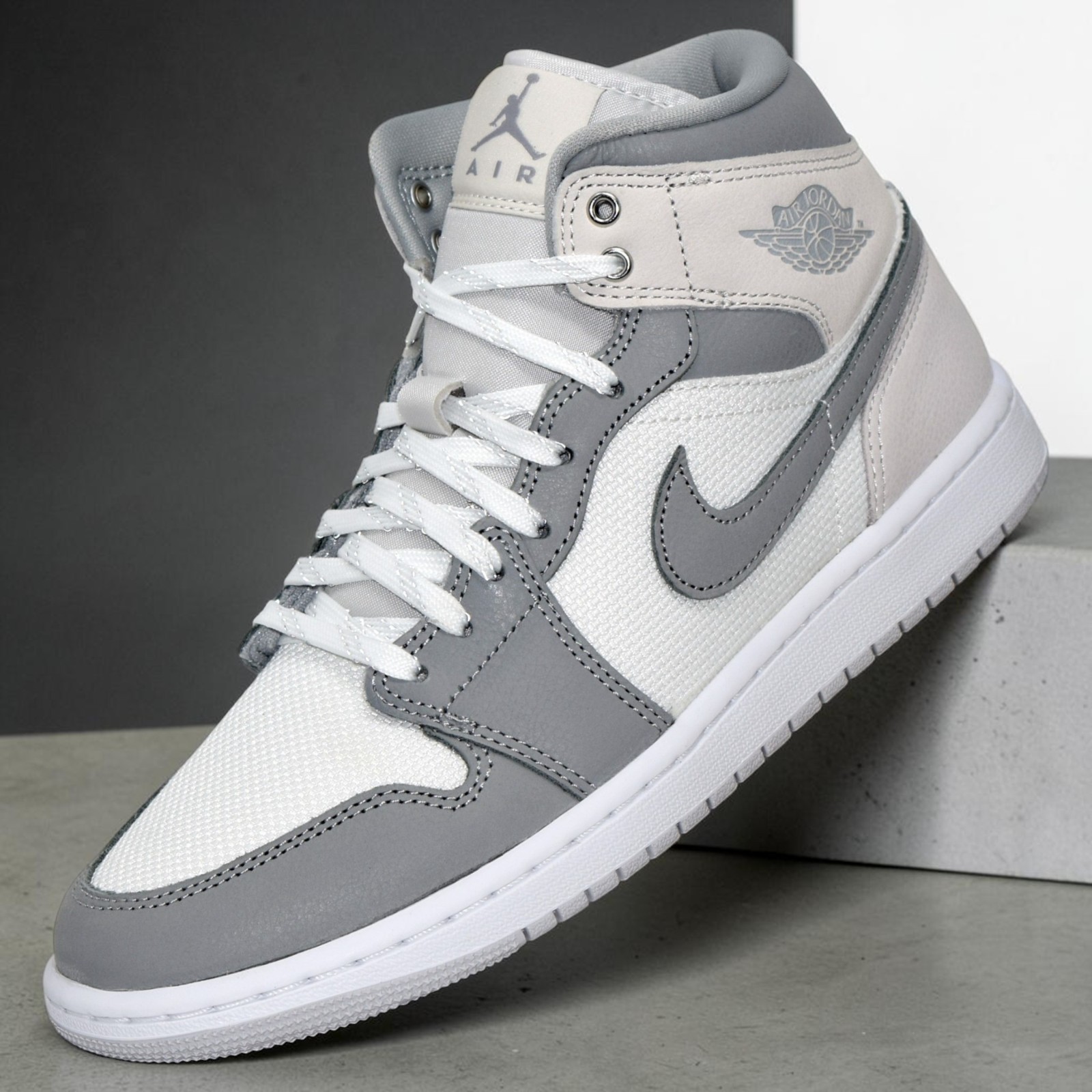 Nike Air Jordan 1 Mid SE Summit White Lt Smoke Gray IO2050-100 Men’s Sizes NEW