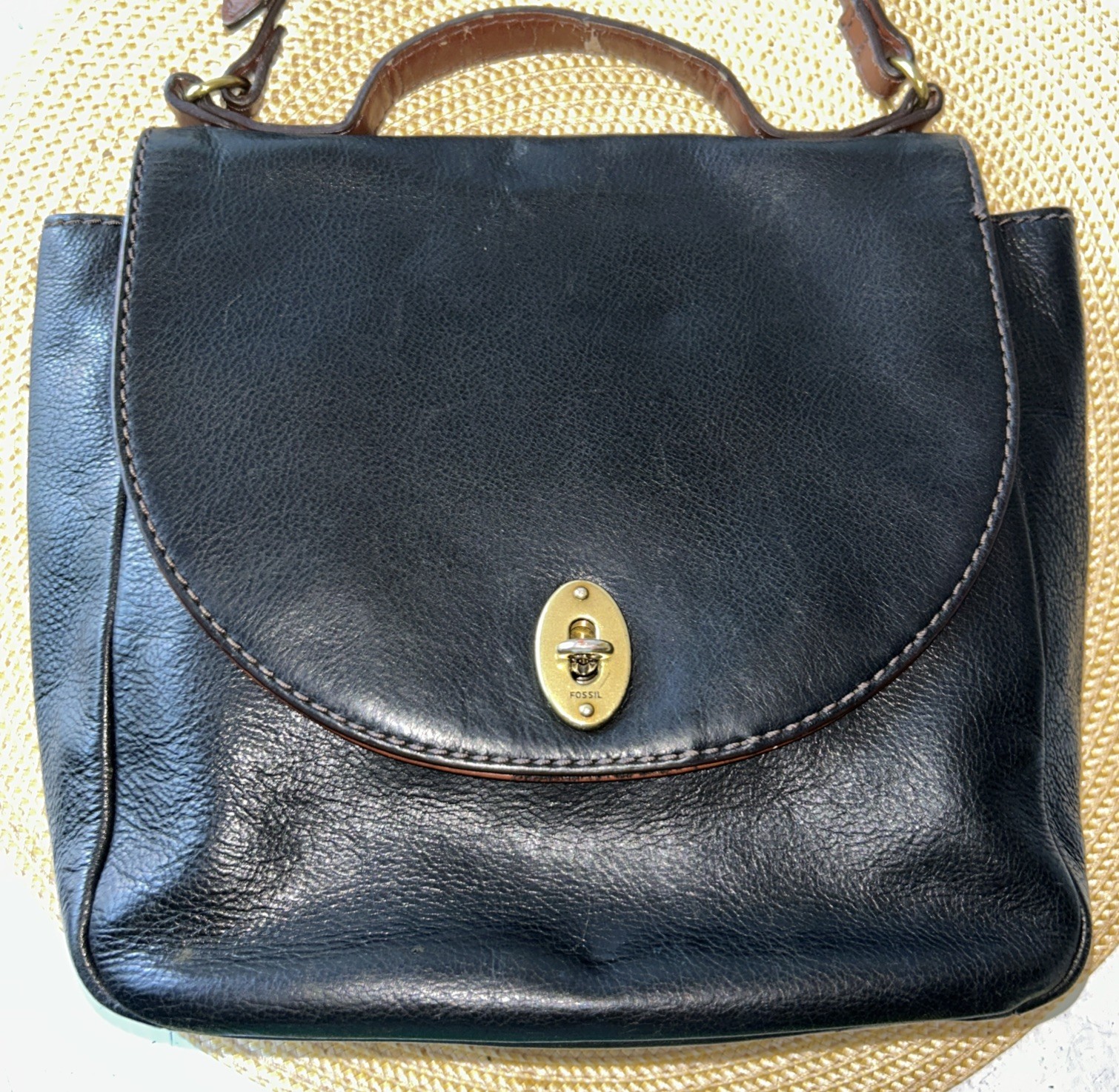 VTG Fossil Top Handle Turn Lock Crossbody Bag in Black 9”Hx10.25”Wx3.5”D