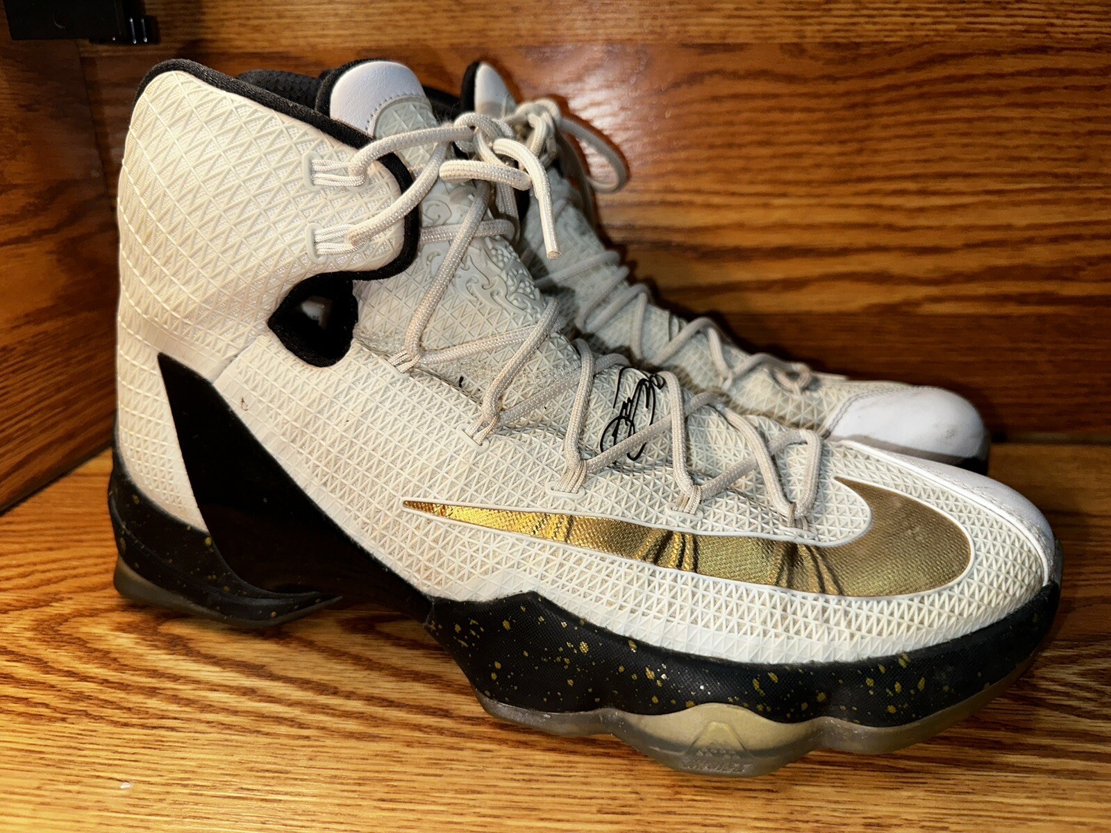 Nike Lebron James Elite 13 XIII White/Metallic Gold/Black 831923-170 Size 12