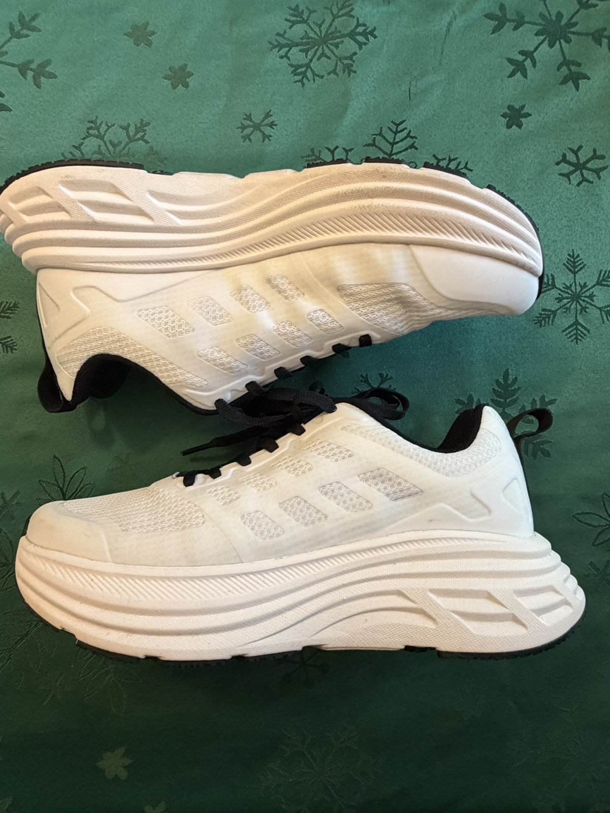 Women’s off White Super Comfy Nortiv8 Tennis Sz 8.5