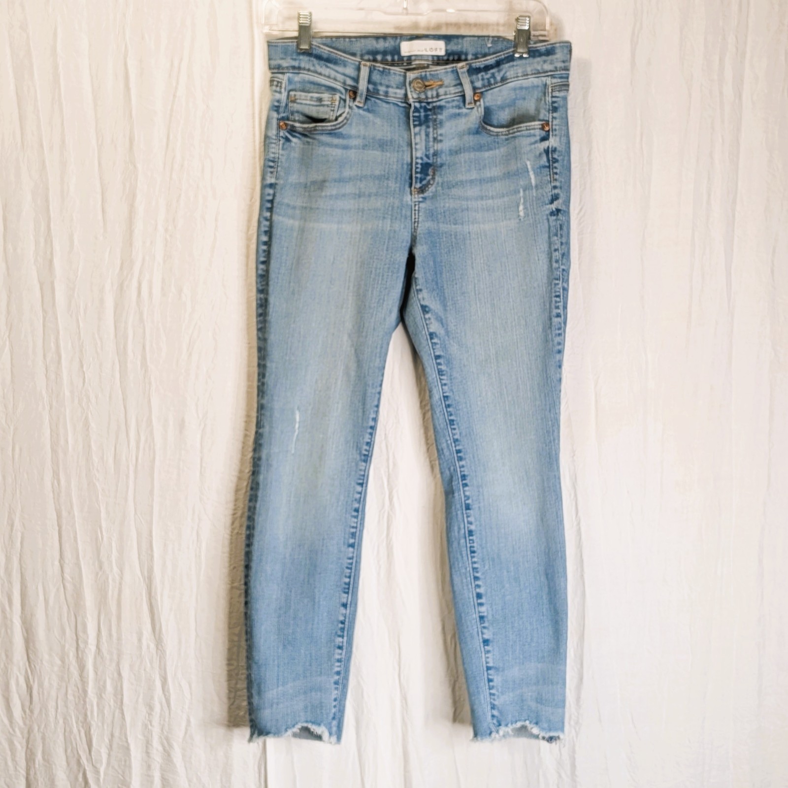Light Wash Loft Modern Skinny Jeans Raw-Edge Hem Trendy 29/8 Stretch