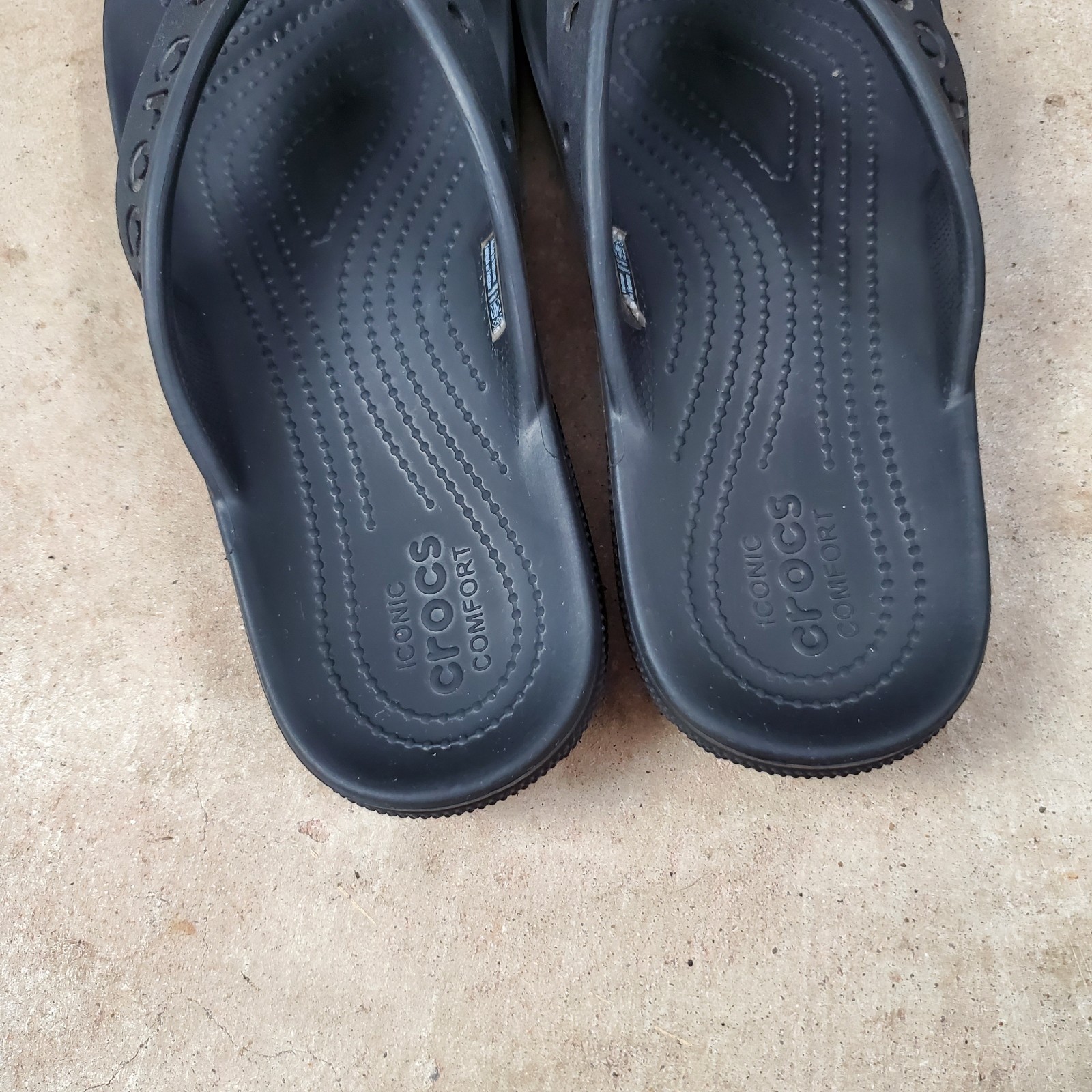 Crocs Baya II Flip Flops Men’s 9 Women’s 11 Black Sandals Slip On 208192